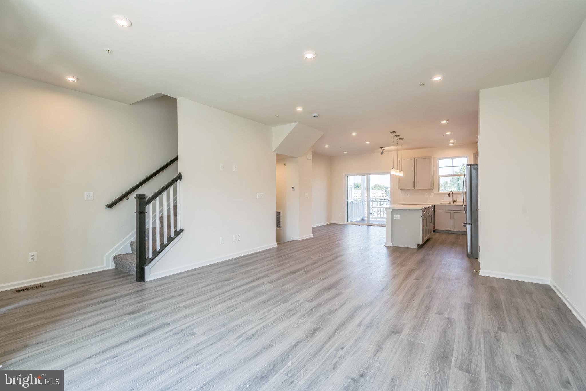 DEEP HARBOUR - Residential