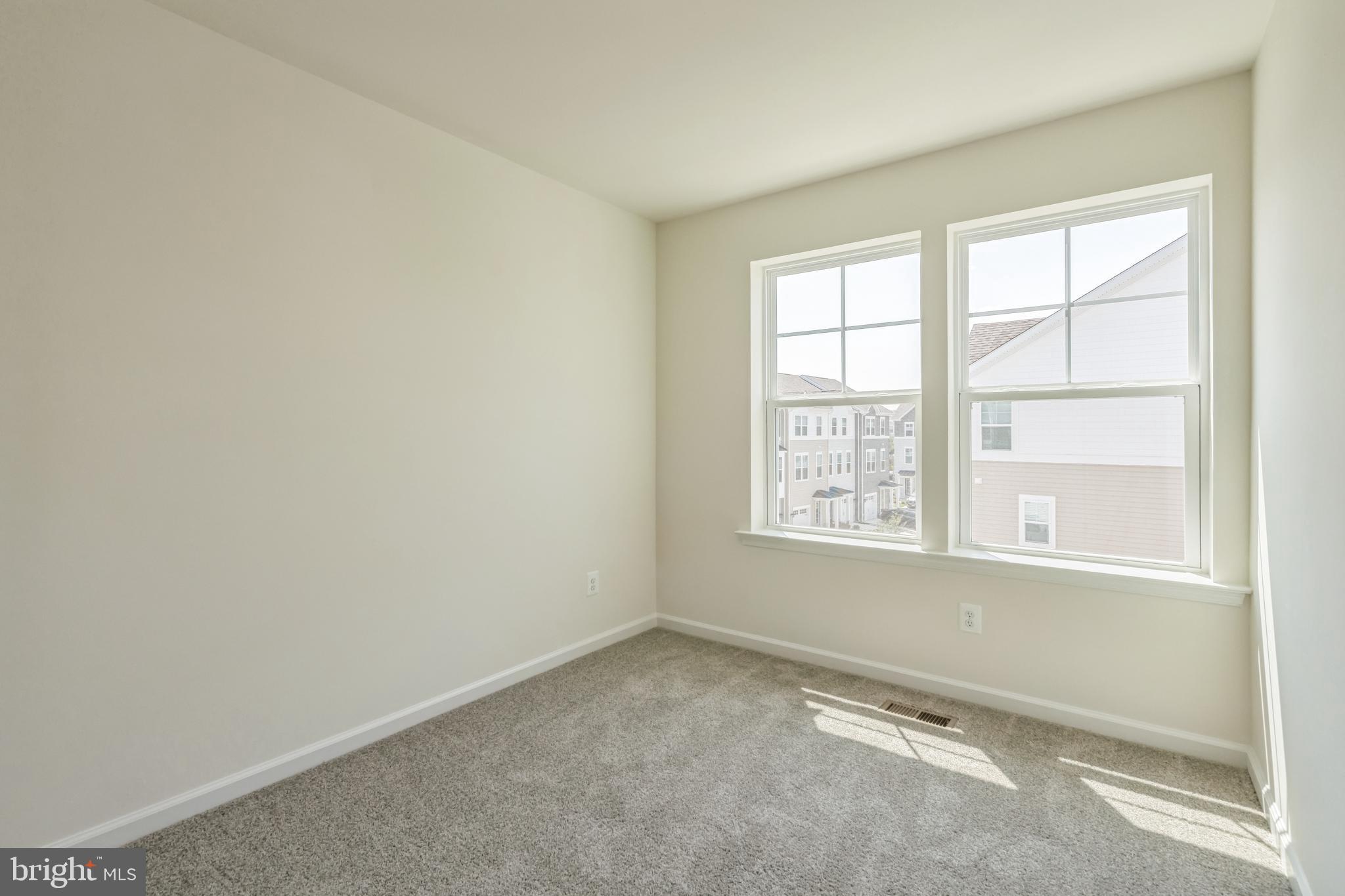 DEEP HARBOUR - Residential