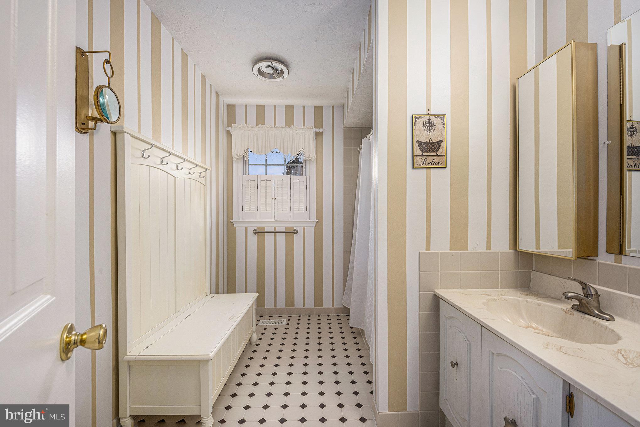 VALENTINE ESTS - Residential