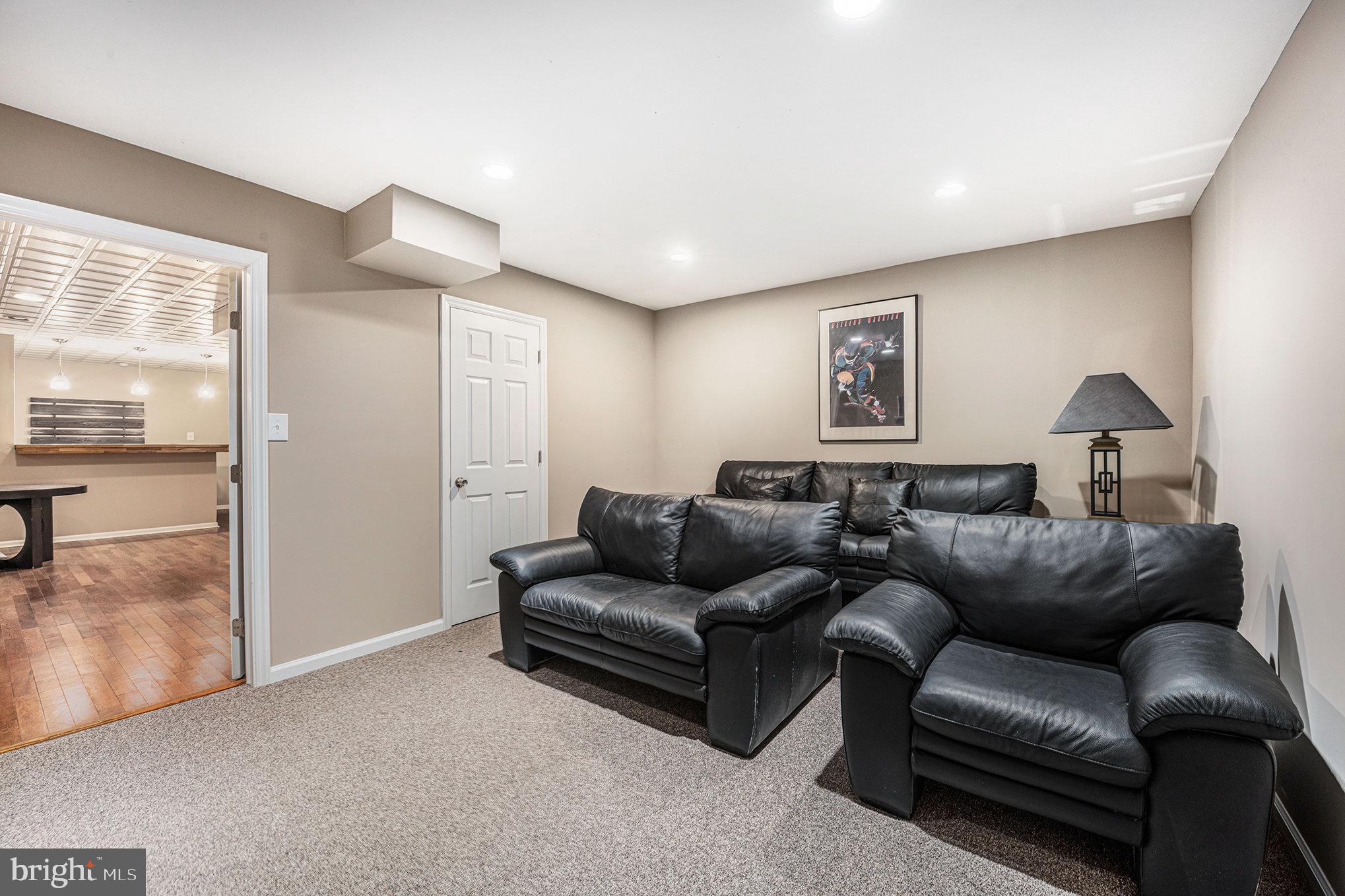 VALENTINE ESTS - Residential