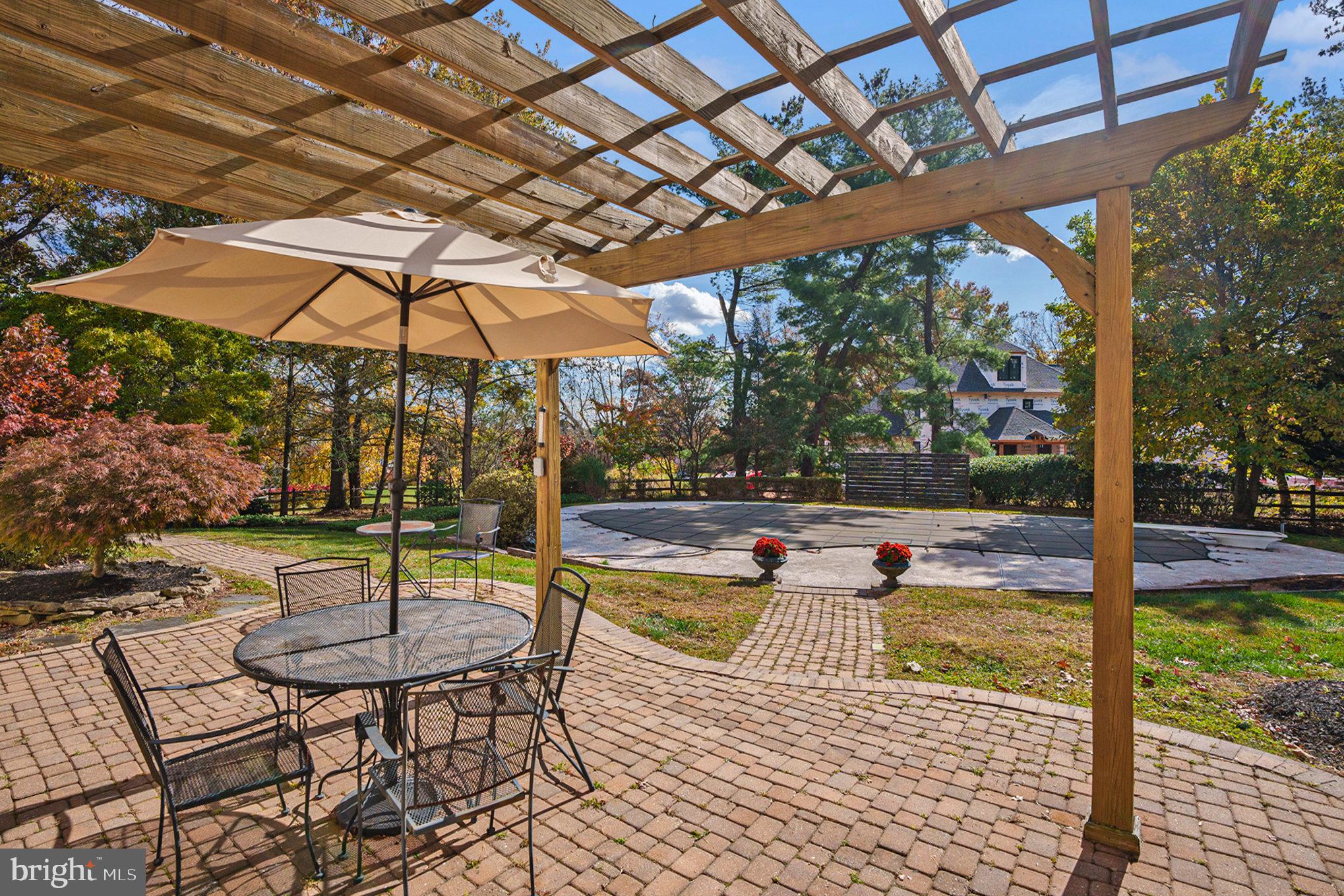 VALENTINE ESTS - Residential