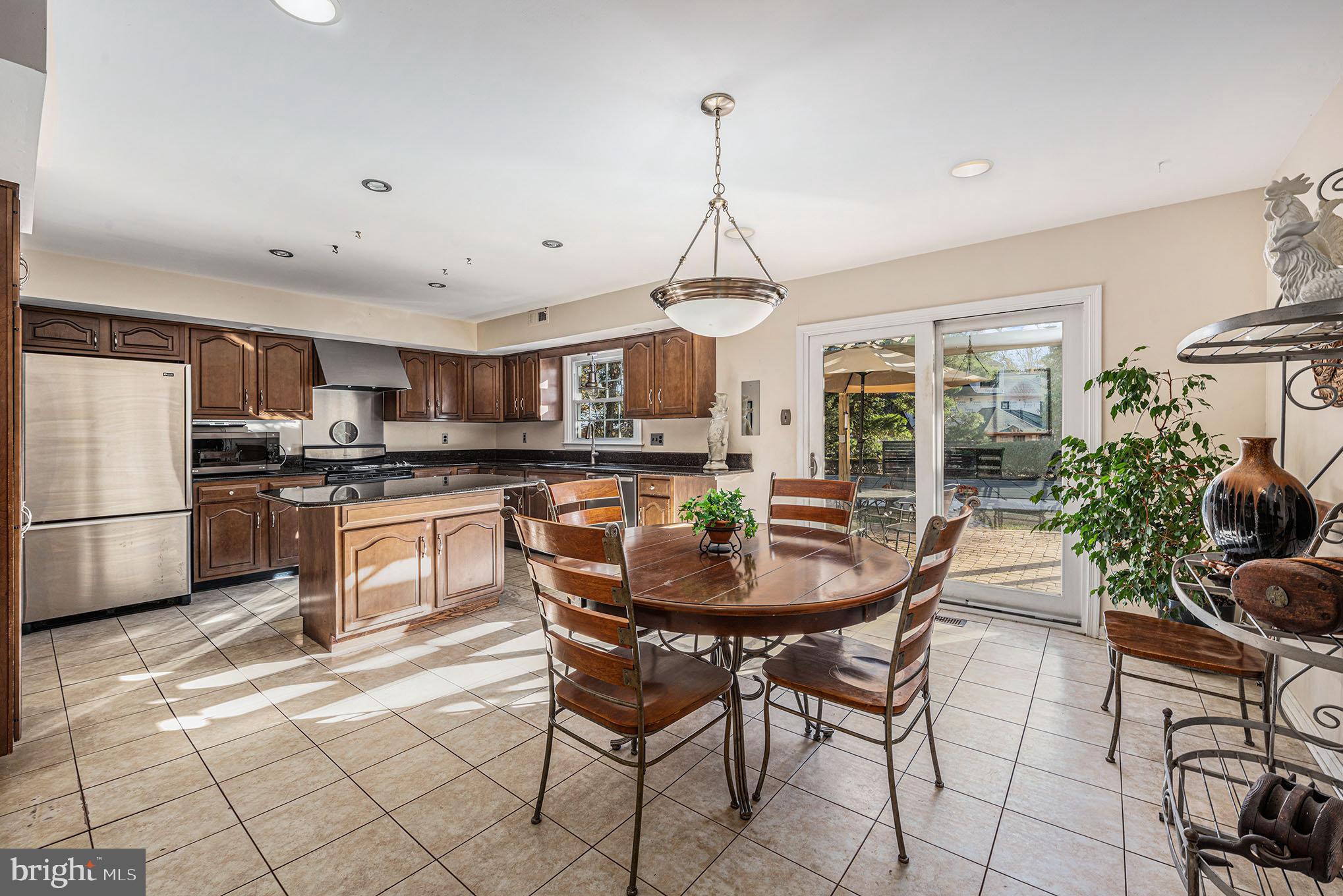 VALENTINE ESTS - Residential