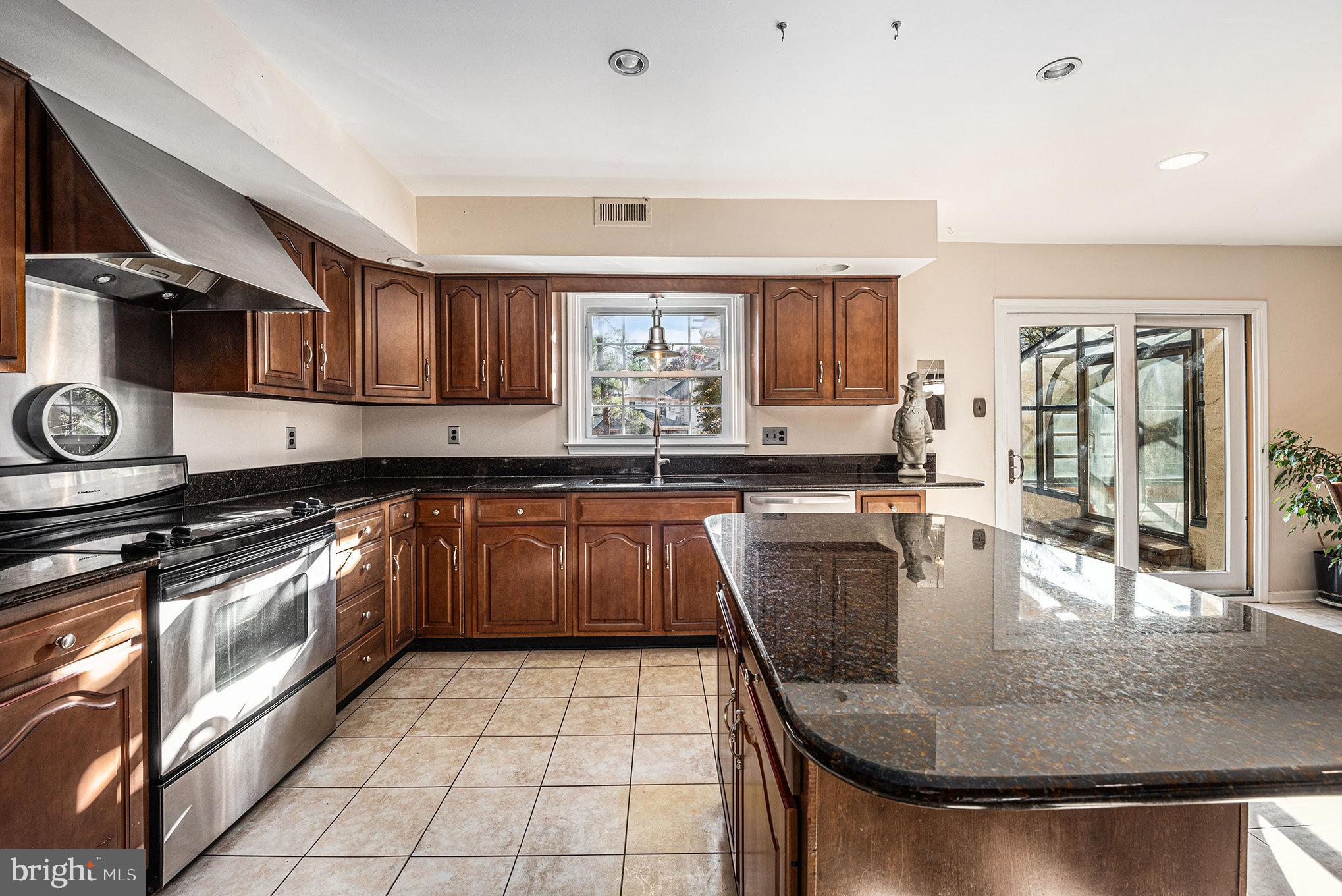 VALENTINE ESTS - Residential