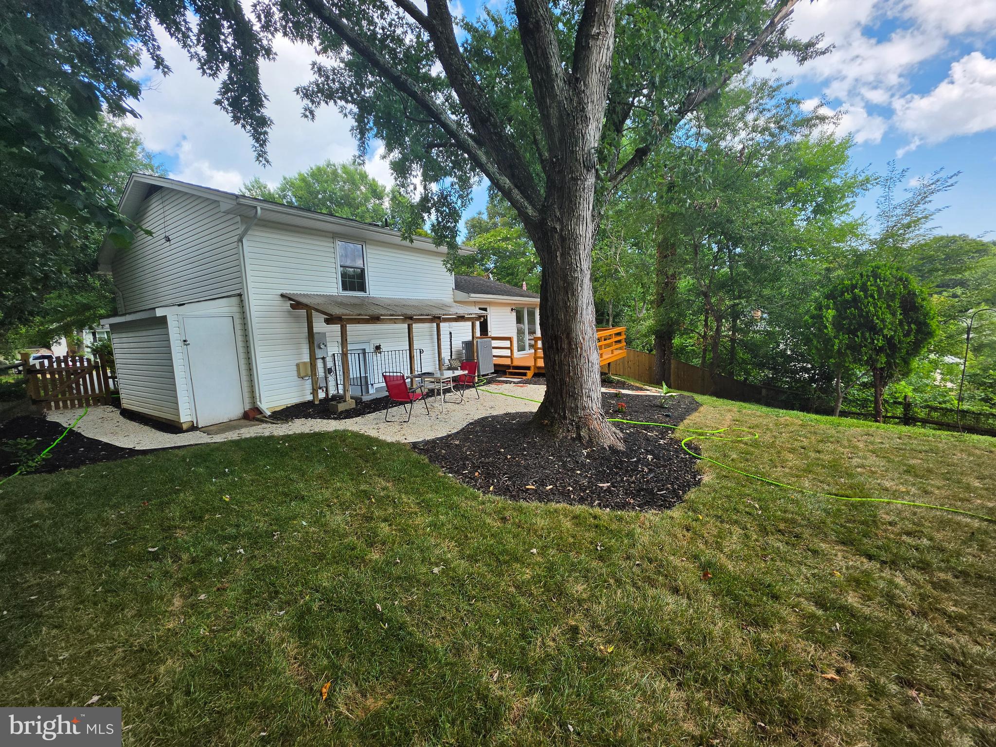 5706 OAK APPLE COURT