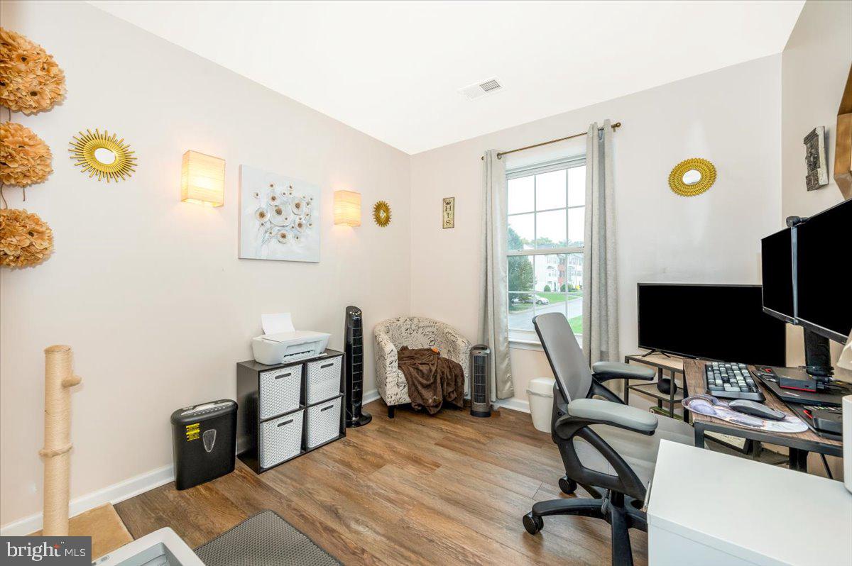 LAUREL RIDGE - Residential