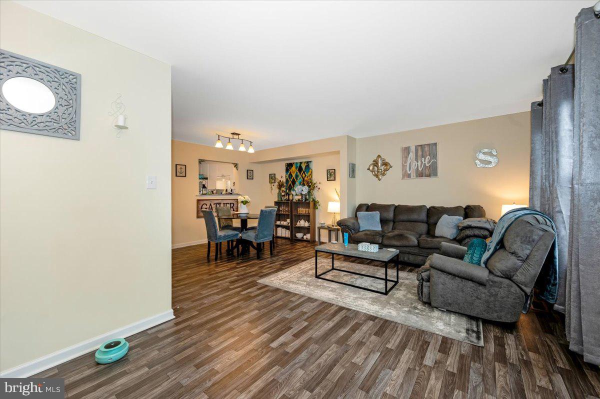 LAUREL RIDGE - Residential