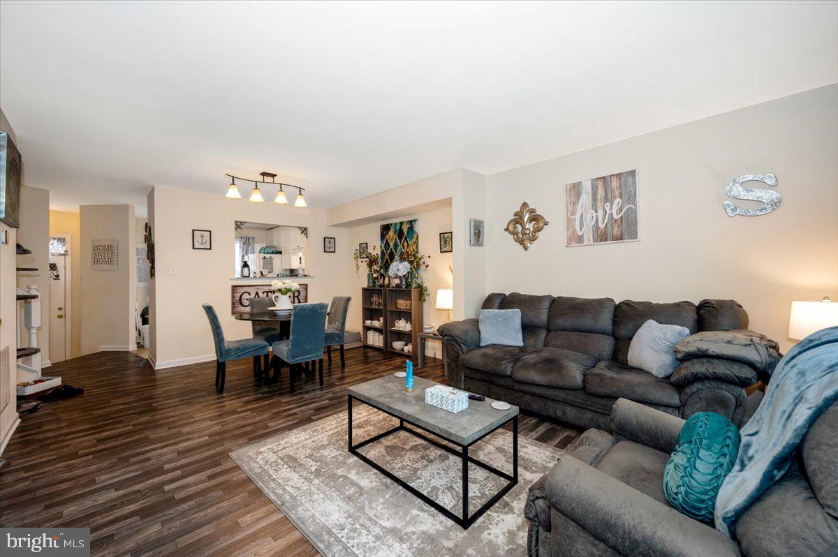 LAUREL RIDGE - Residential