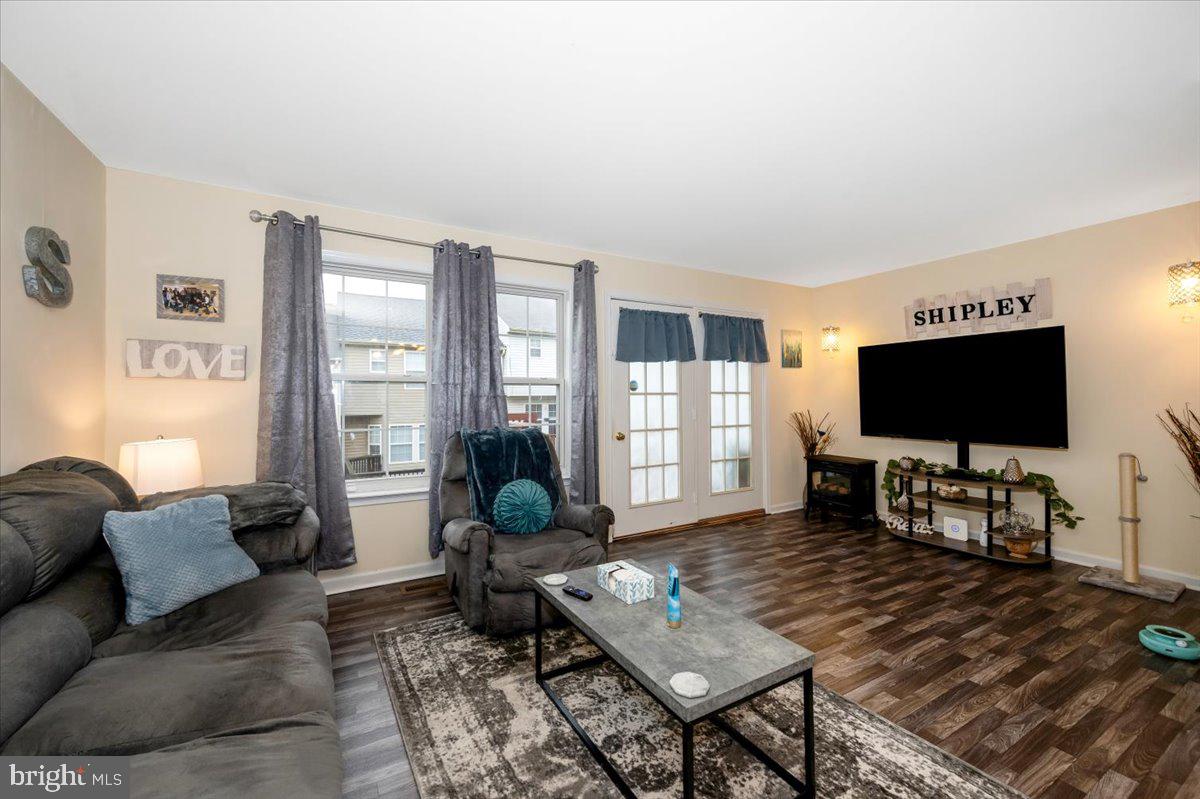 LAUREL RIDGE - Residential