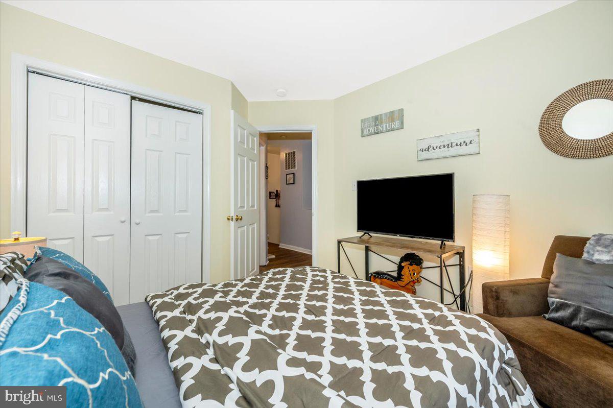 LAUREL RIDGE - Residential