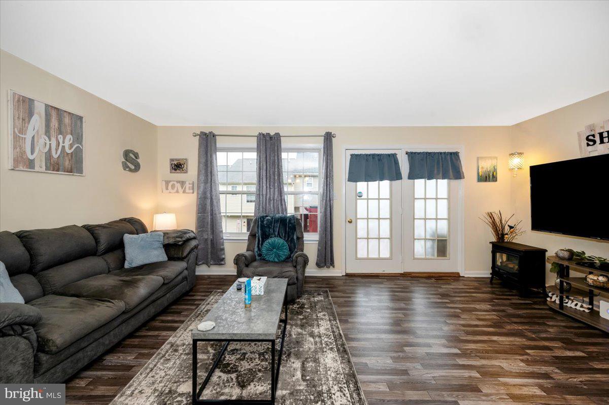 LAUREL RIDGE - Residential