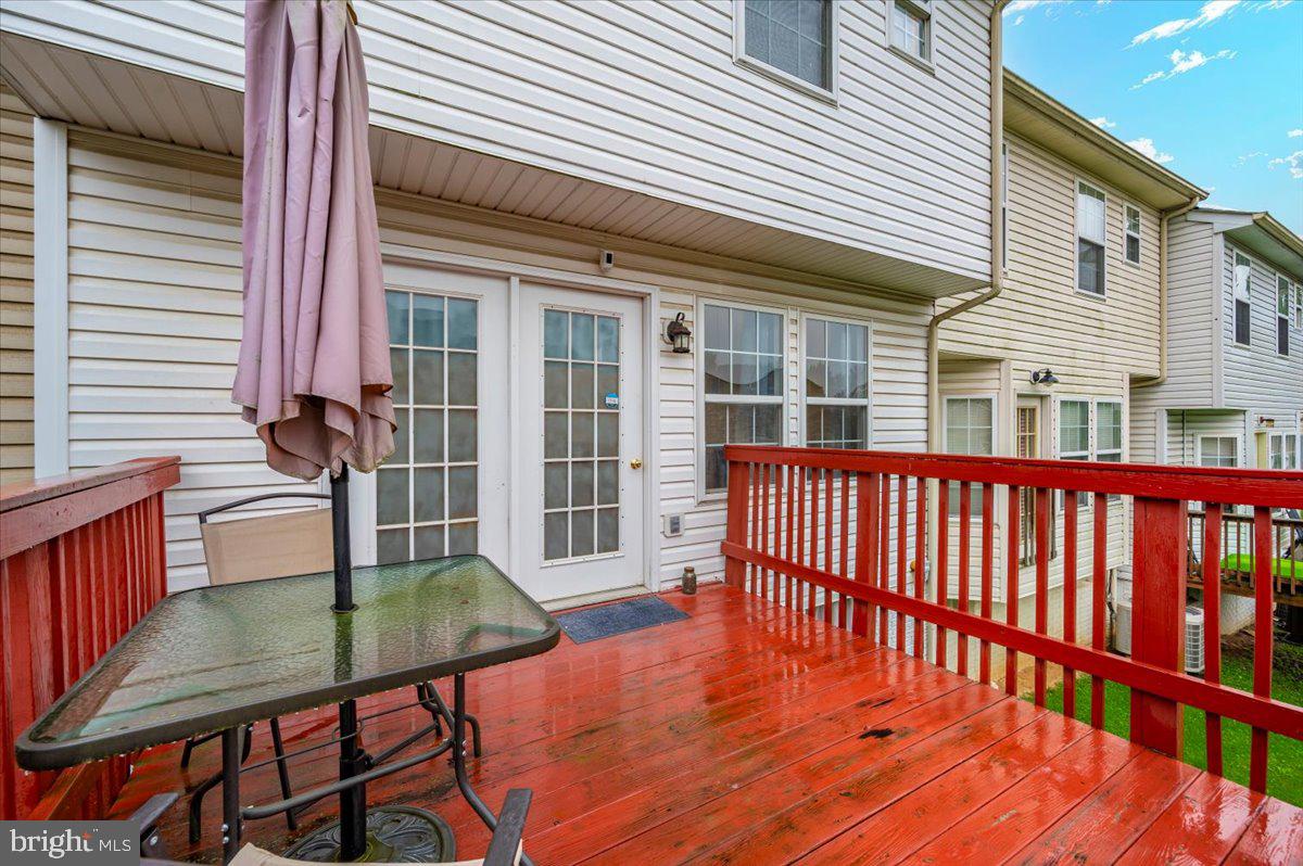 LAUREL RIDGE - Residential