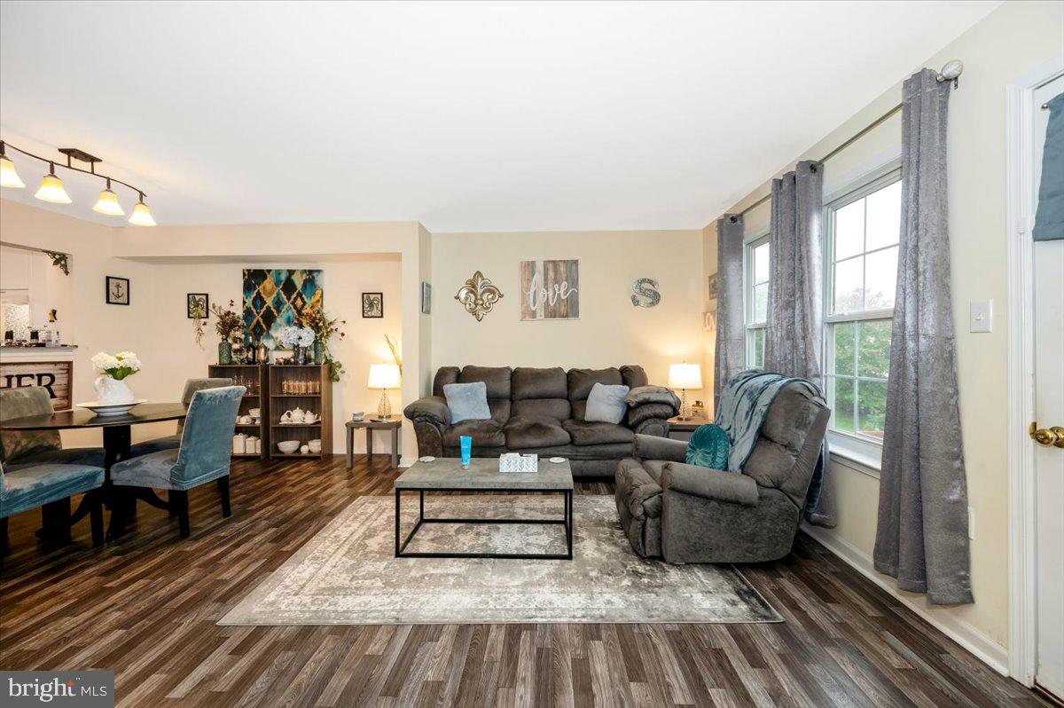 LAUREL RIDGE - Residential