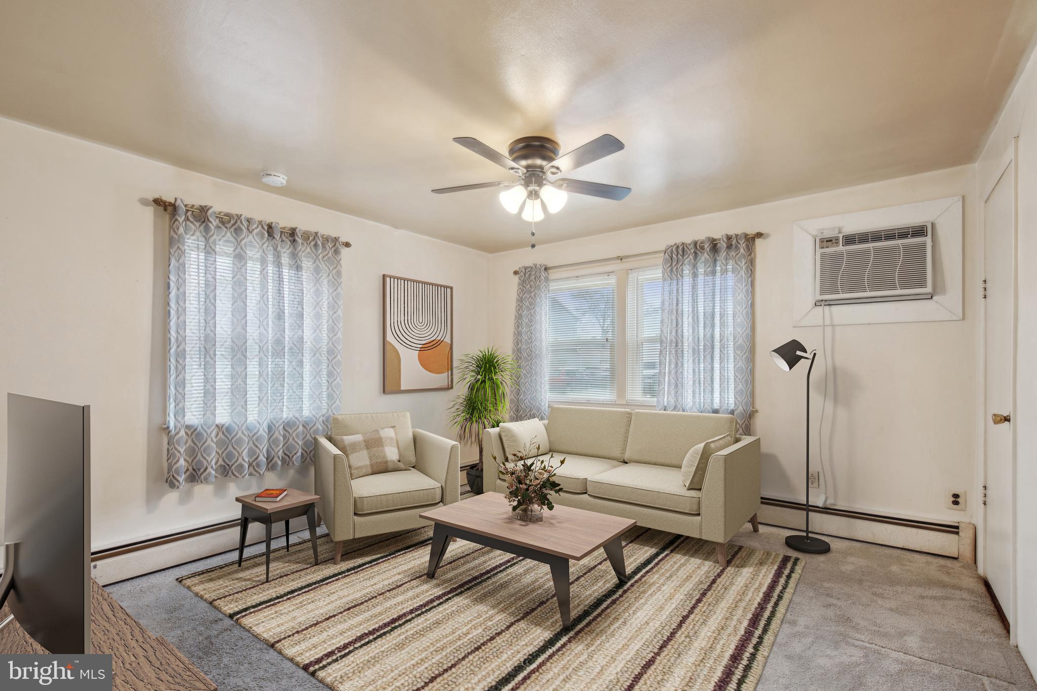 WOODLAND BEACH - Residential