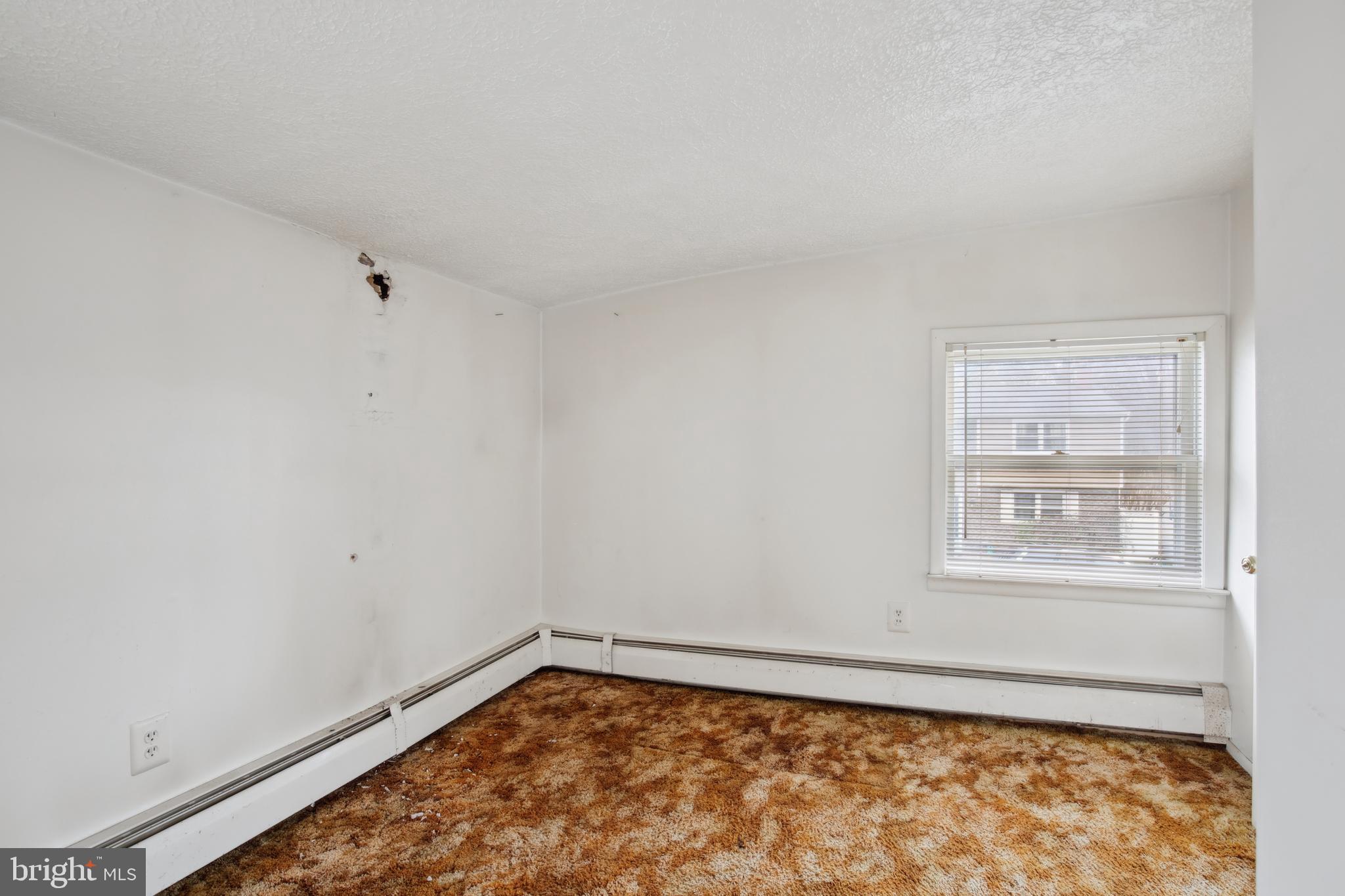 WOODLAND BEACH - Residential