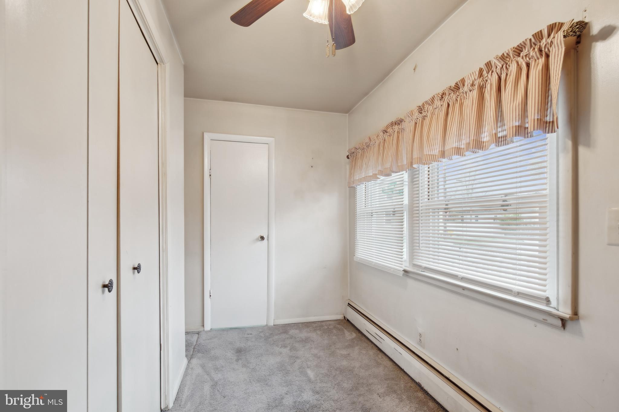 WOODLAND BEACH - Residential