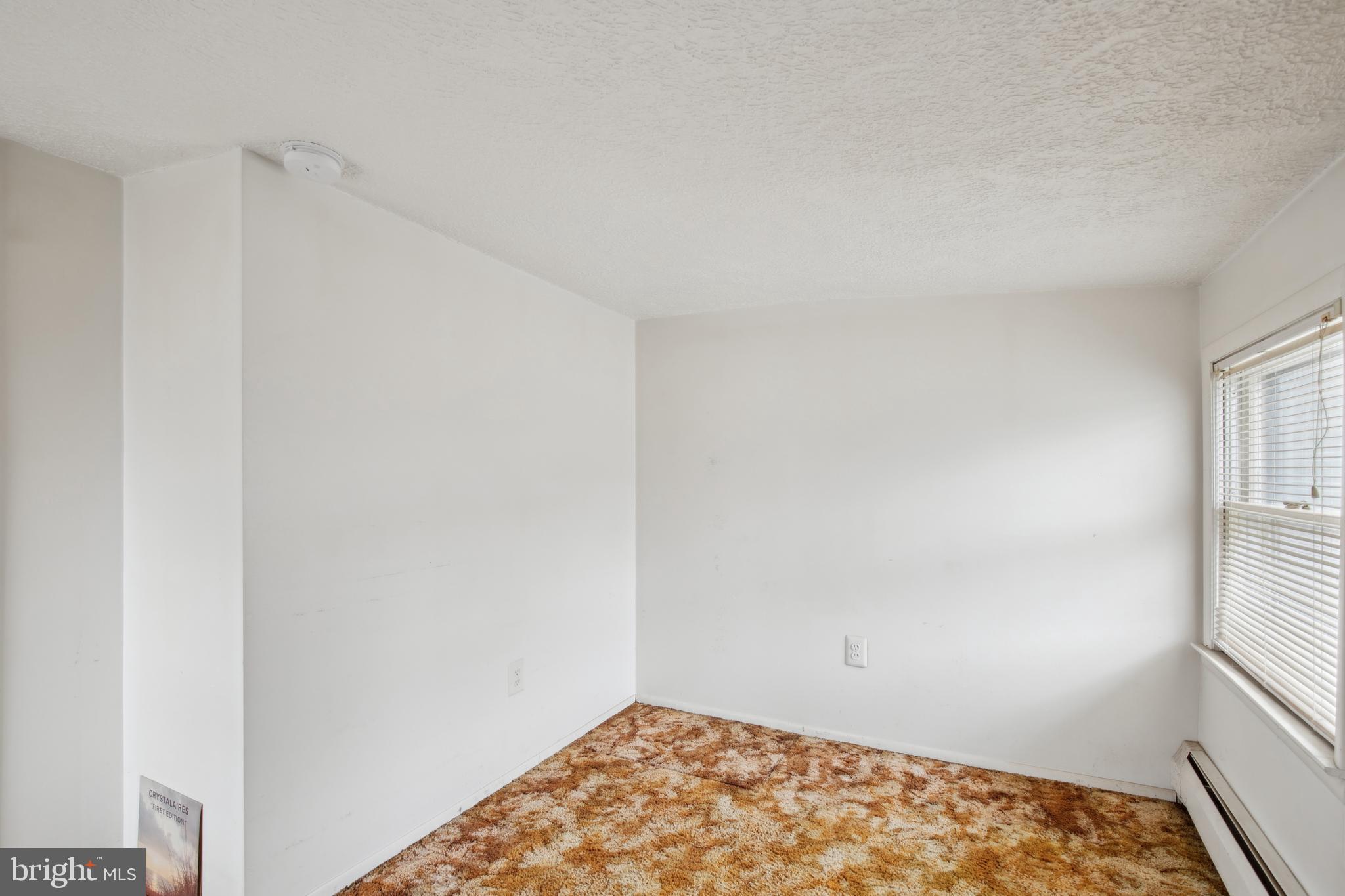 WOODLAND BEACH - Residential