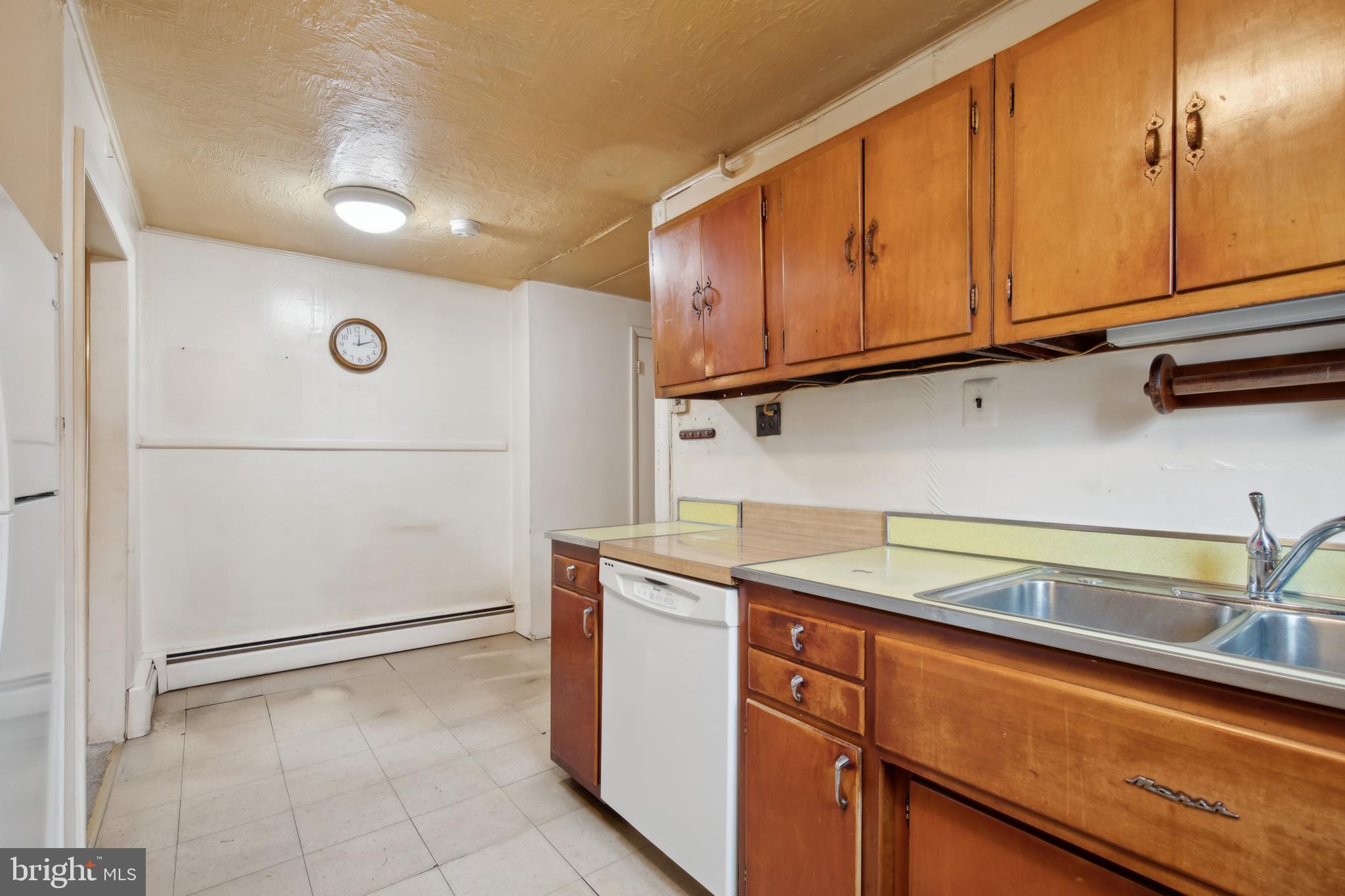 WOODLAND BEACH - Residential