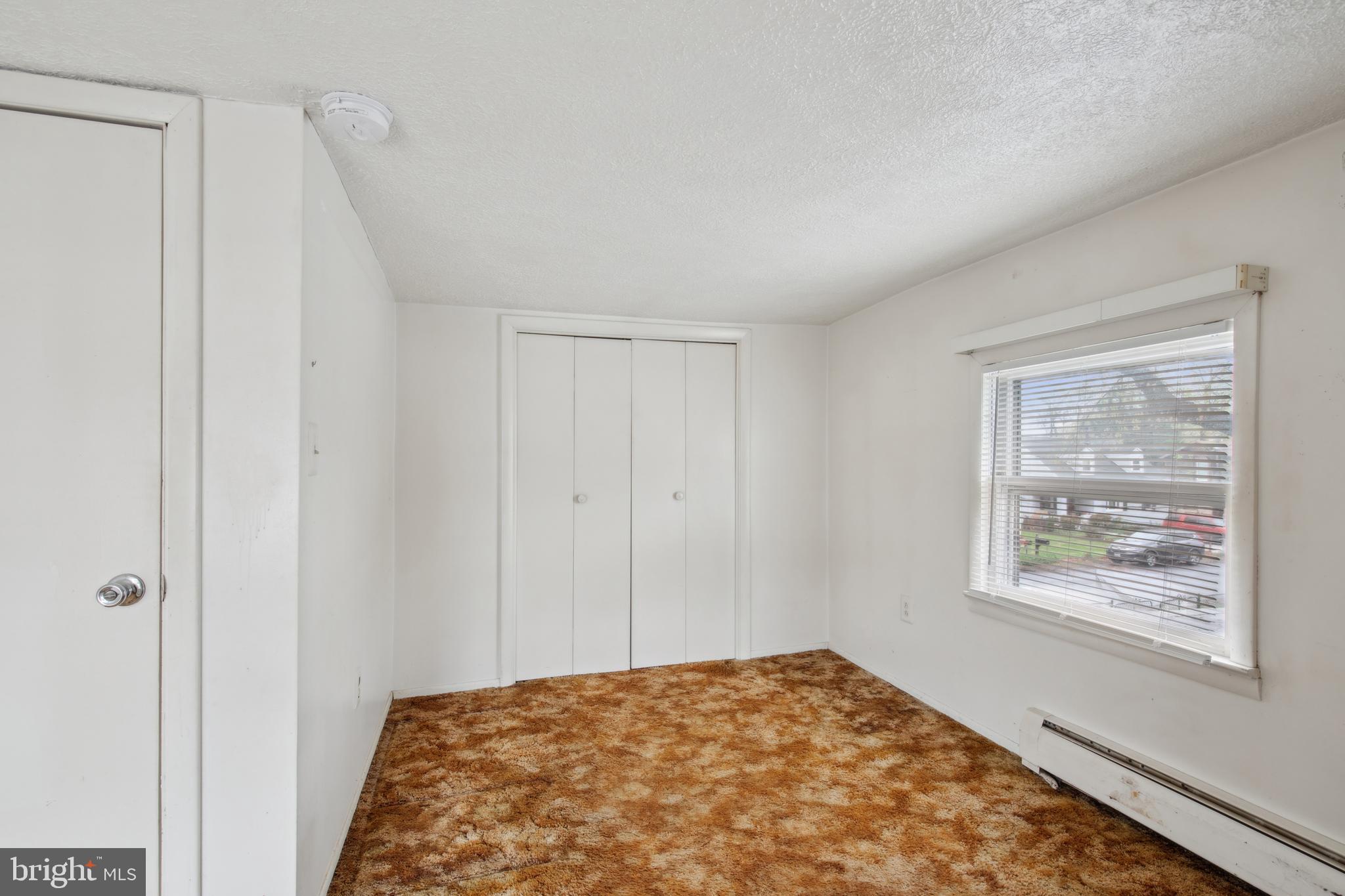 WOODLAND BEACH - Residential