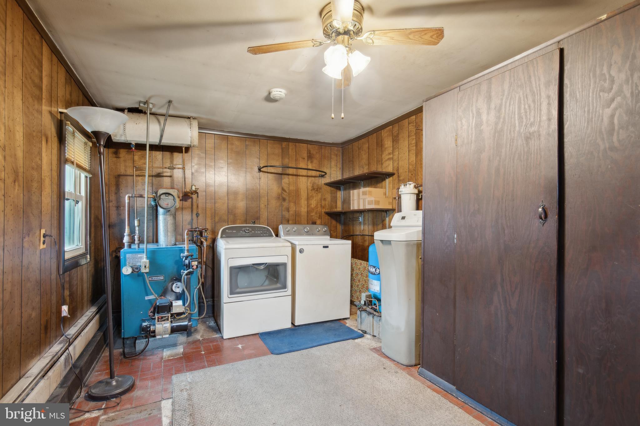 WOODLAND BEACH - Residential