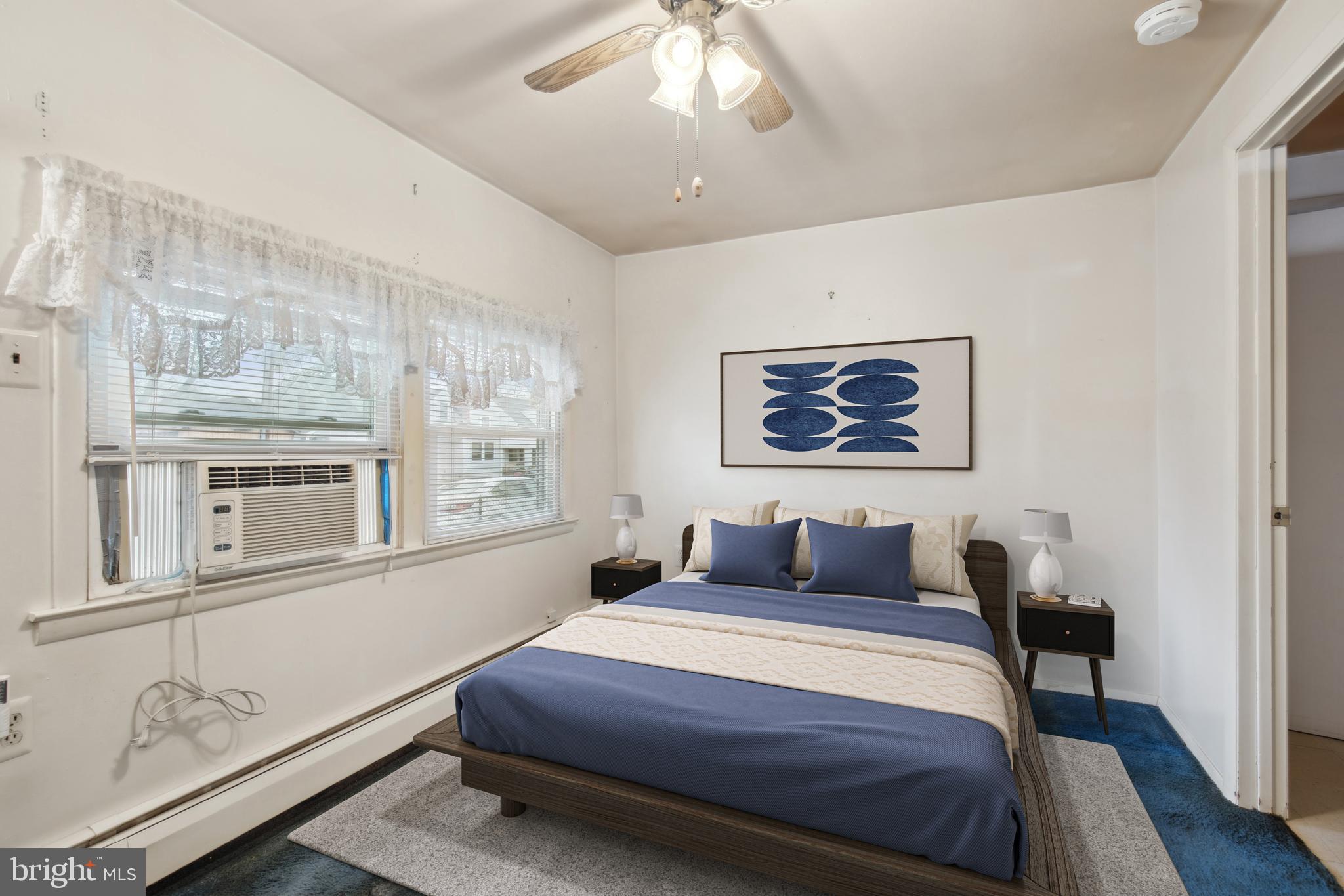 WOODLAND BEACH - Residential