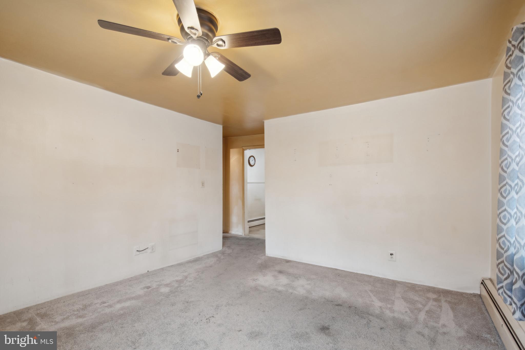 WOODLAND BEACH - Residential