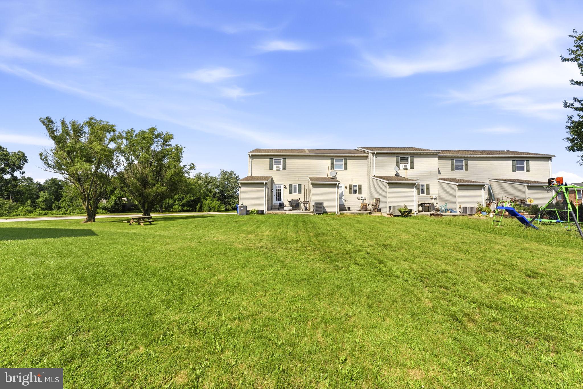 31 PIONEER LANE