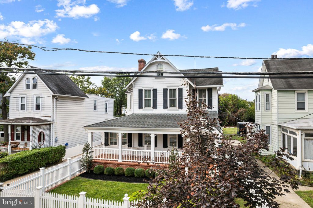 Photo of 419 Leconey Avenue, PALMYRA, NJ 08065 (MLS # NJBL2096598)