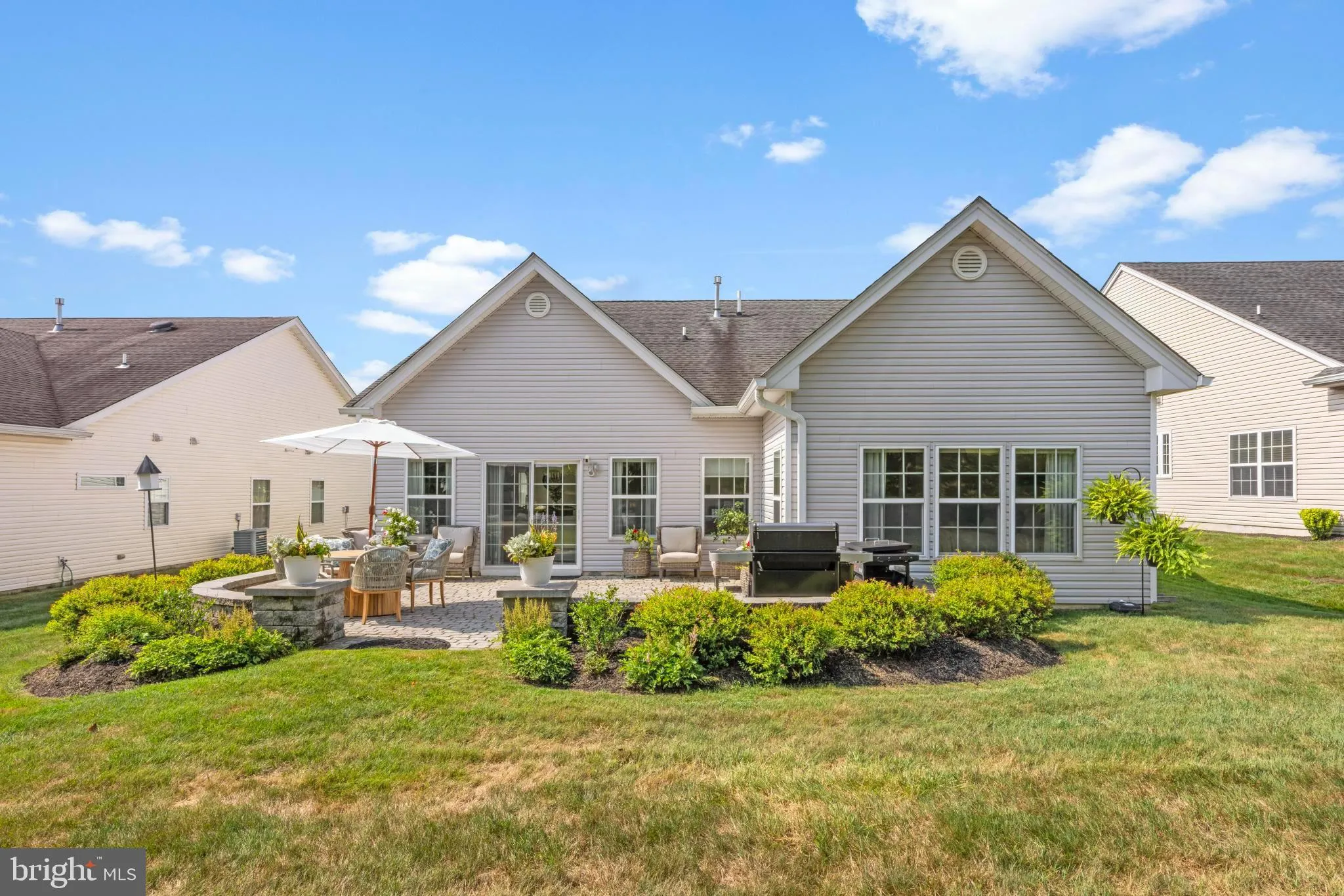 Manahawkin, New Jersey 08050, United States, 2 Bedrooms Bedrooms, ,2 BathroomsBathrooms,Residential,Contingent,184320