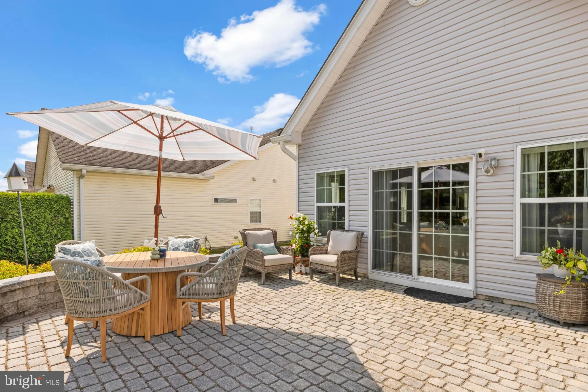 Manahawkin, New Jersey 08050, United States, 2 Bedrooms Bedrooms, ,2 BathroomsBathrooms,Residential,Contingent,184320