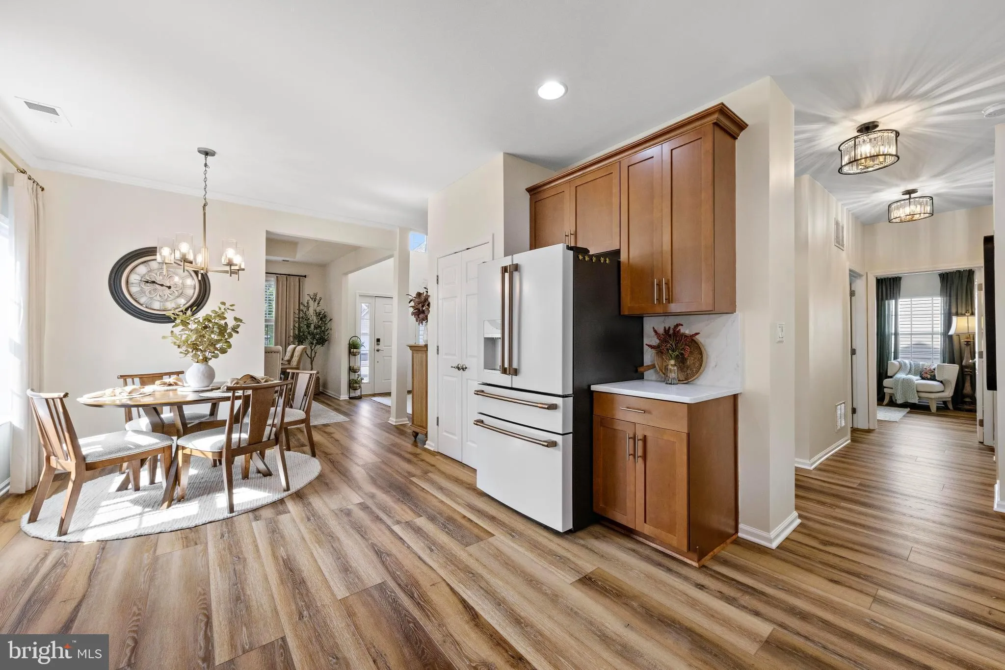 Manahawkin, New Jersey 08050, United States, 2 Bedrooms Bedrooms, ,2 BathroomsBathrooms,Residential,Contingent,184320