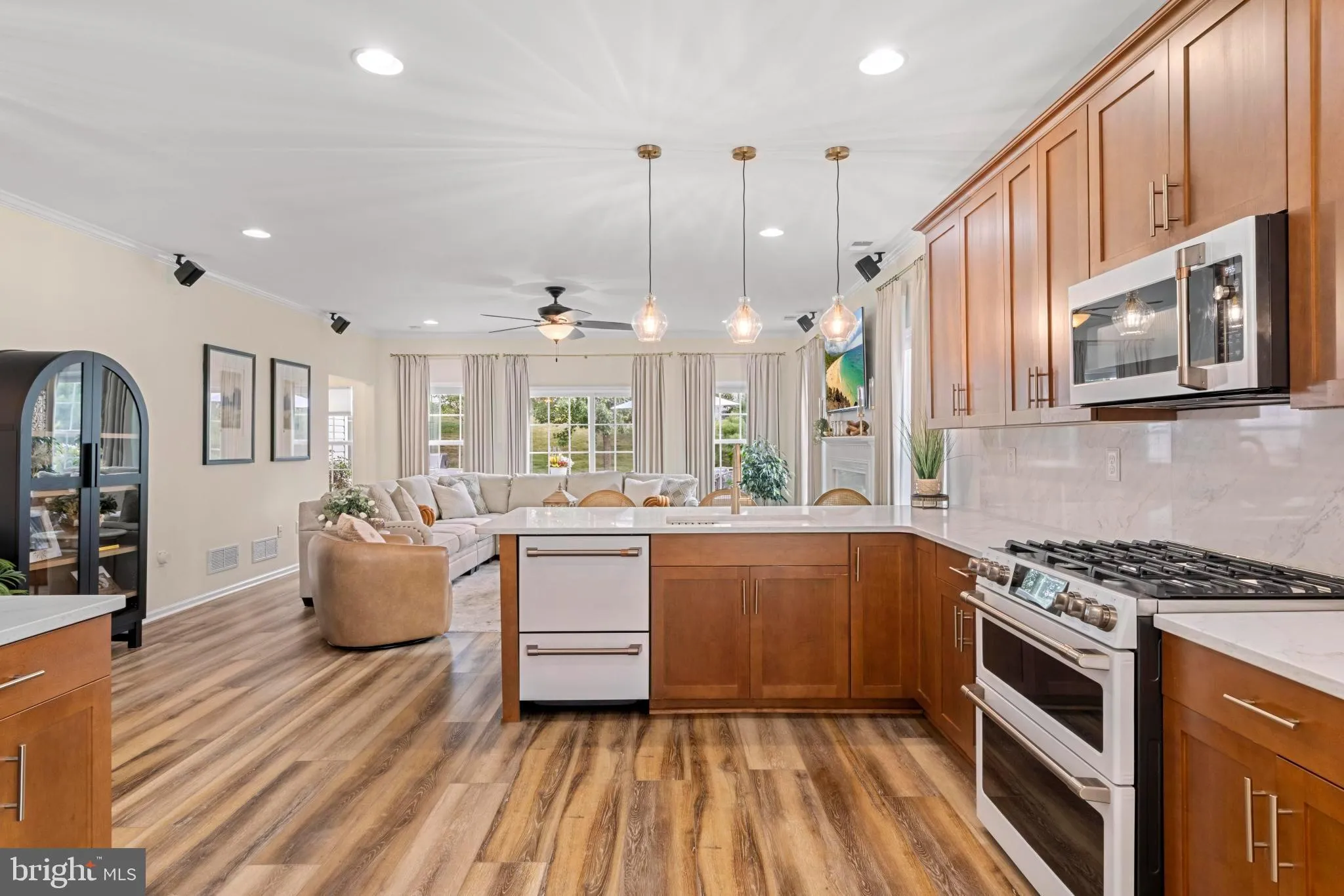 Manahawkin, New Jersey 08050, United States, 2 Bedrooms Bedrooms, ,2 BathroomsBathrooms,Residential,Contingent,184320