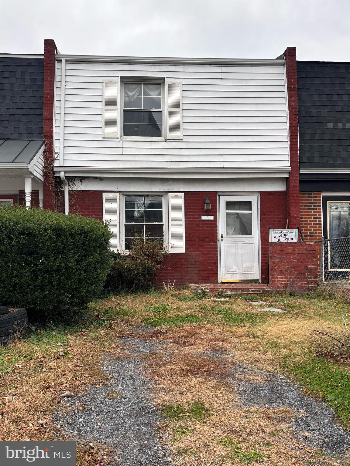 ROYAL VILLAGE - Residential