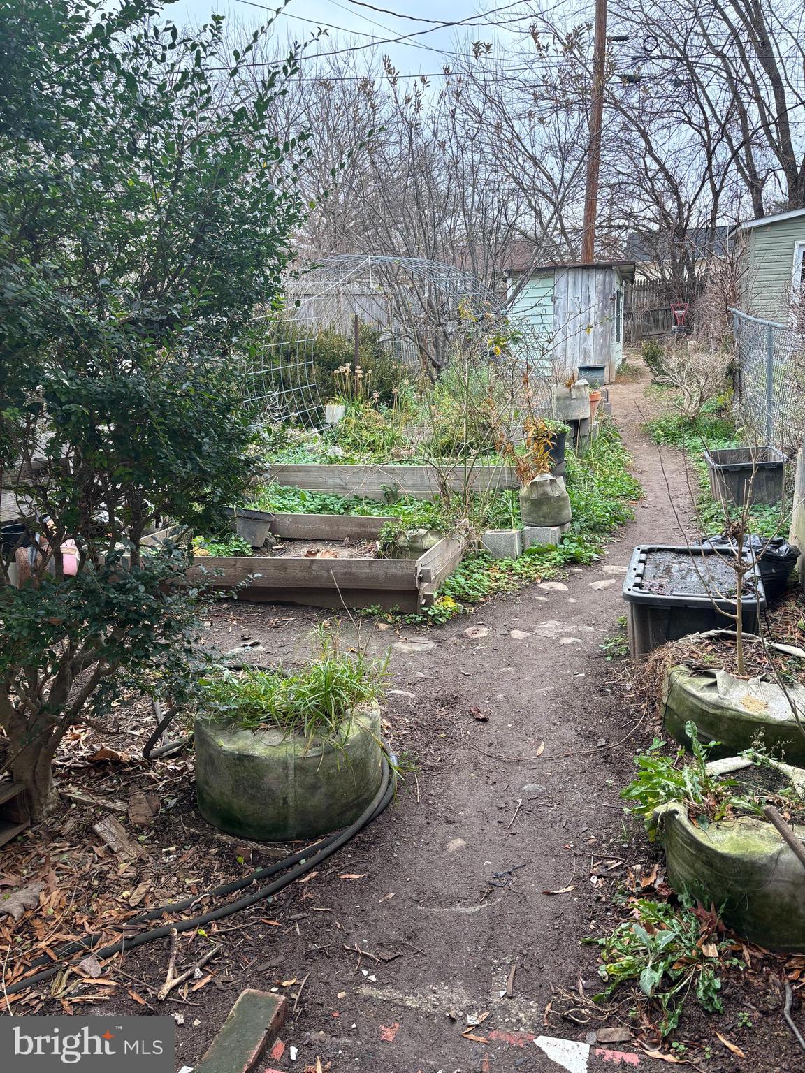 ROYAL VILLAGE - Residential