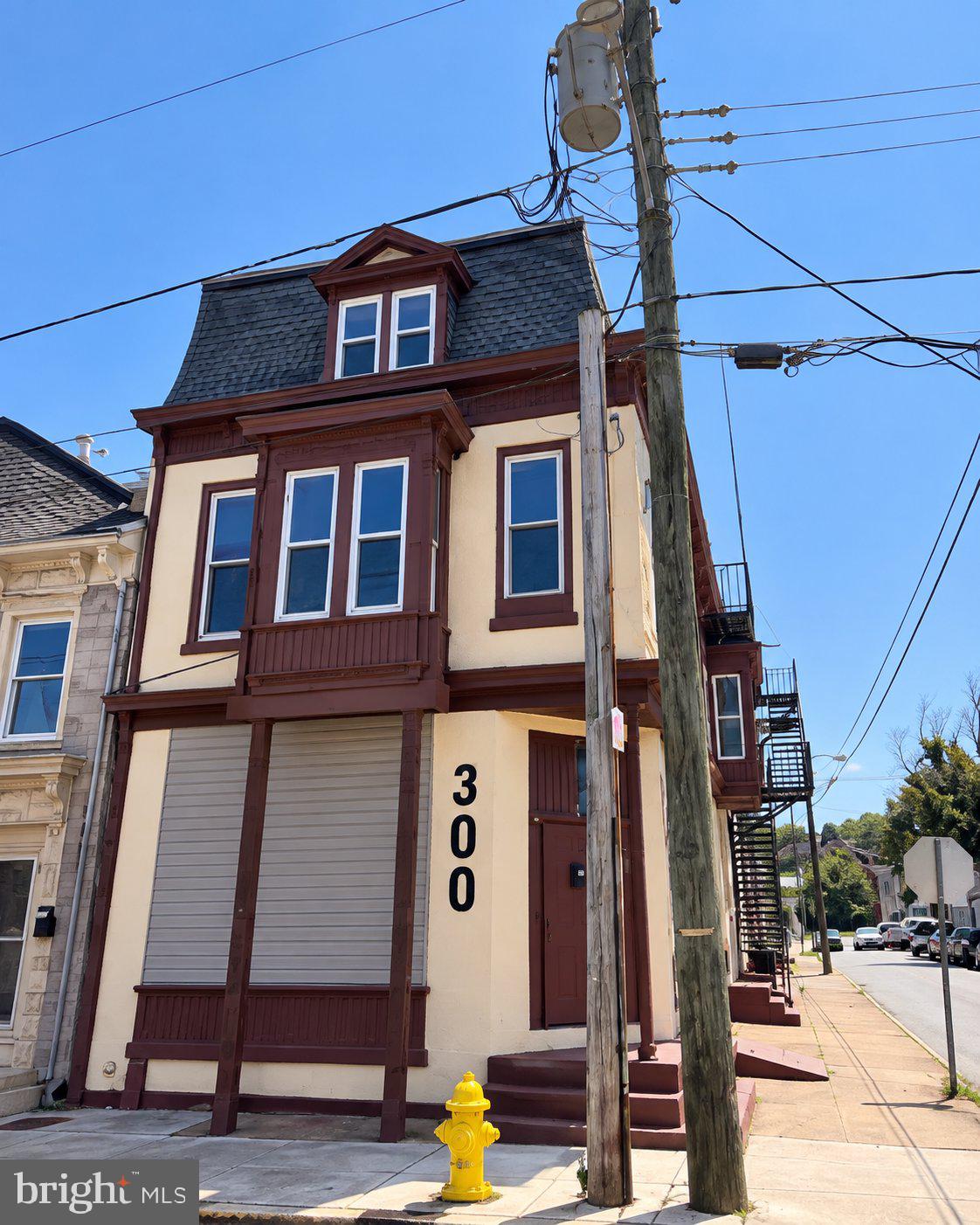 300 CHESTNUT STREET