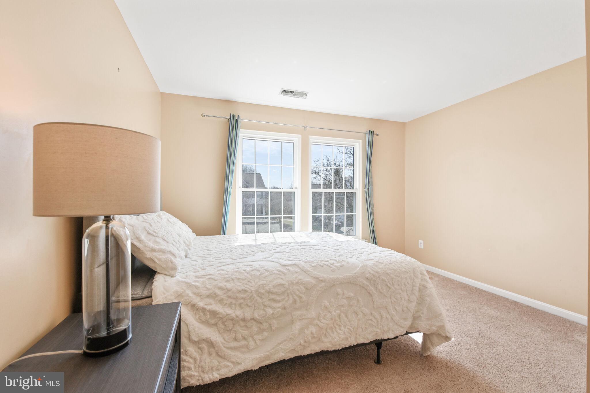 GREAT FALLS CHASE - Residential Lease