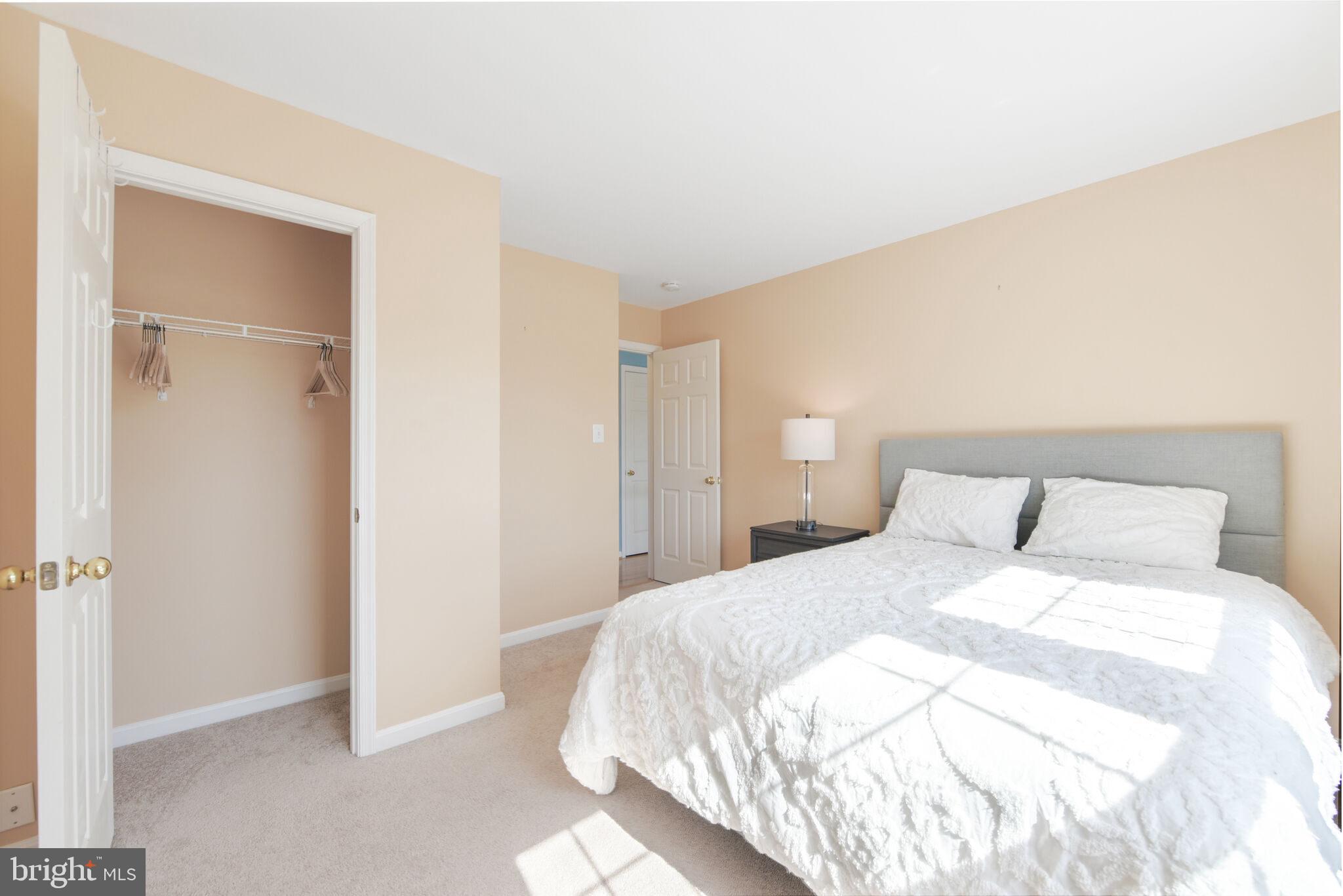 GREAT FALLS CHASE - Residential Lease