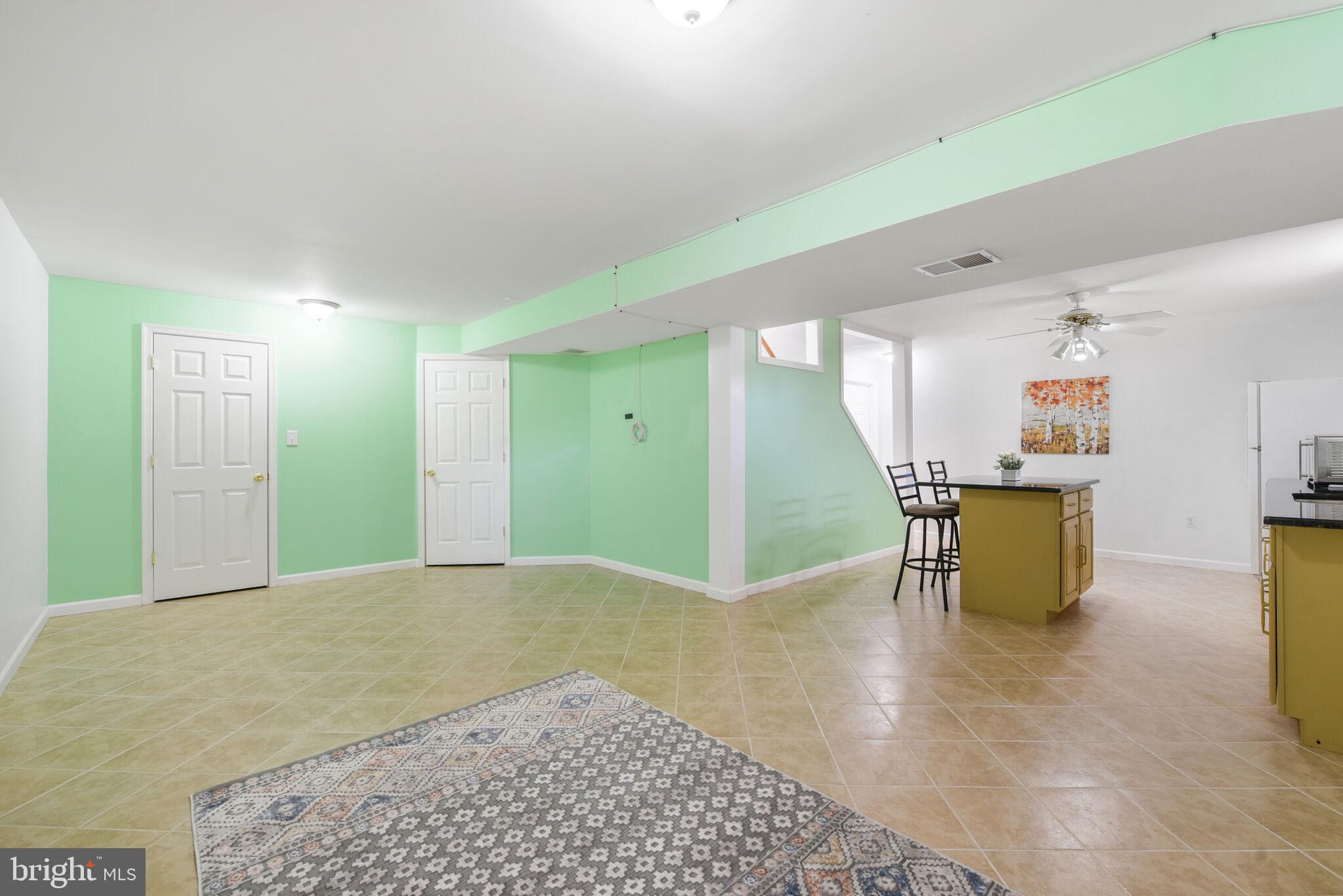 GREAT FALLS CHASE - Residential Lease