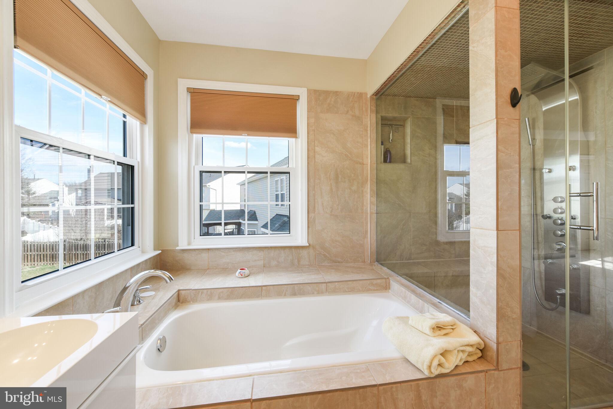 GREAT FALLS CHASE - Residential Lease