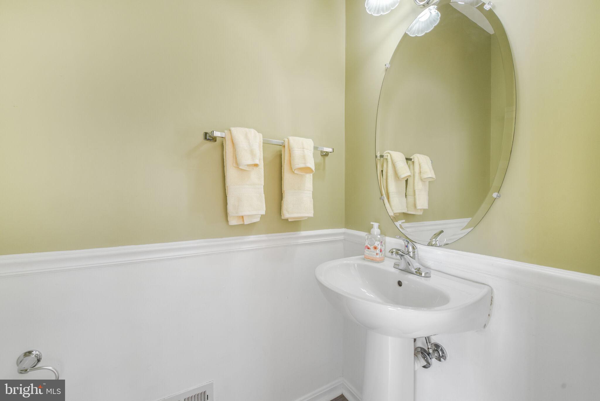 GREAT FALLS CHASE - Residential Lease