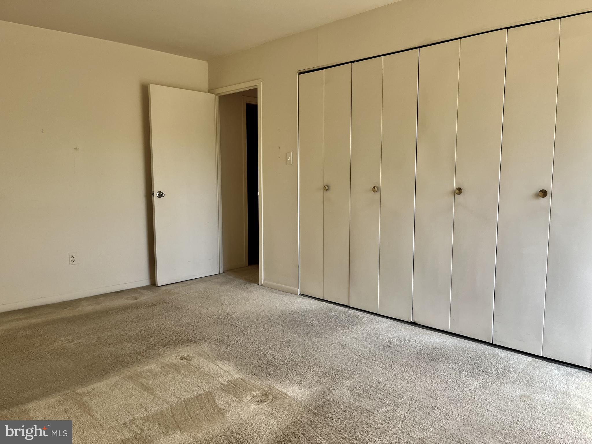 WOODLAKE TOWERS - Residential