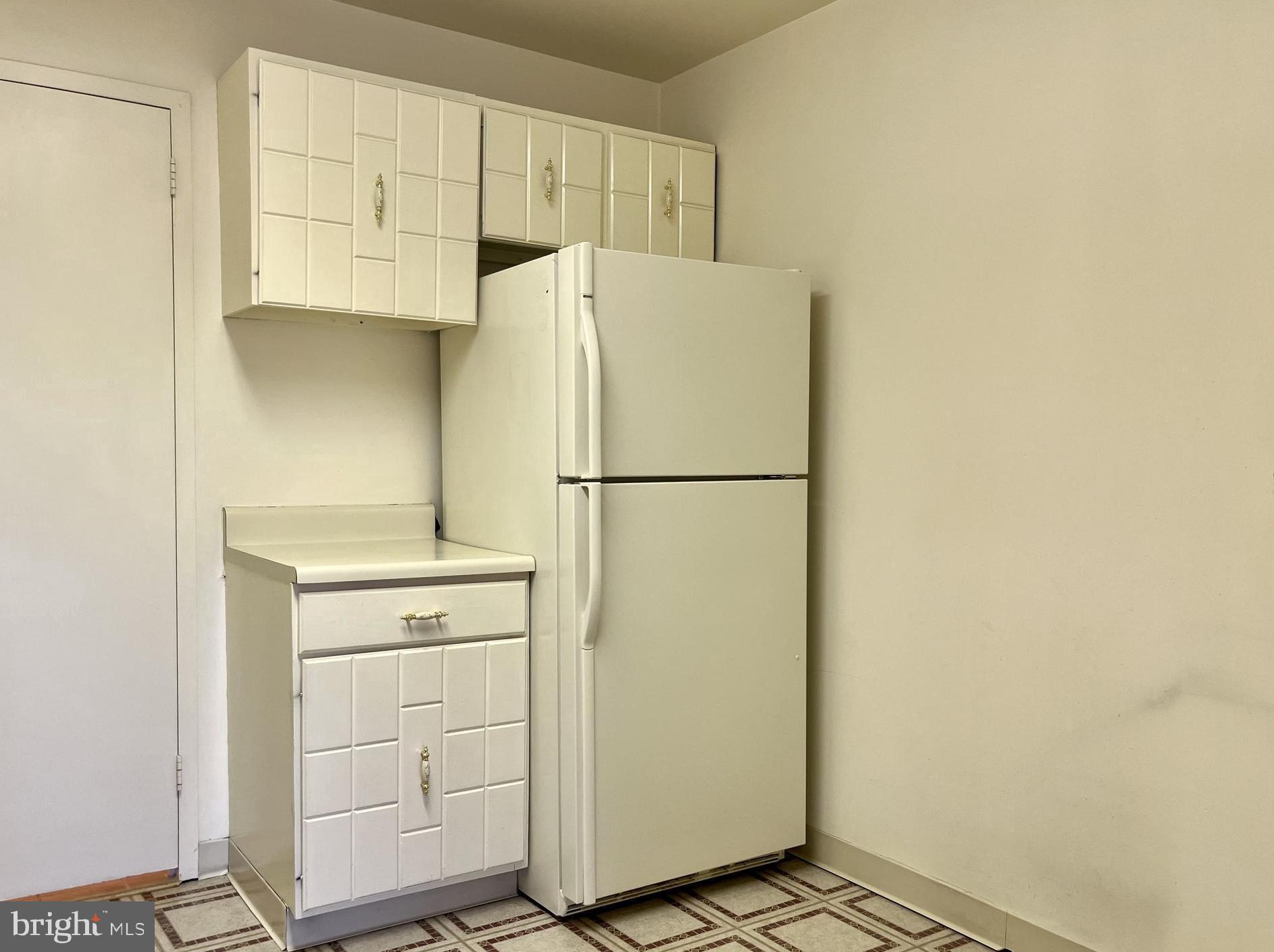 WOODLAKE TOWERS - Residential