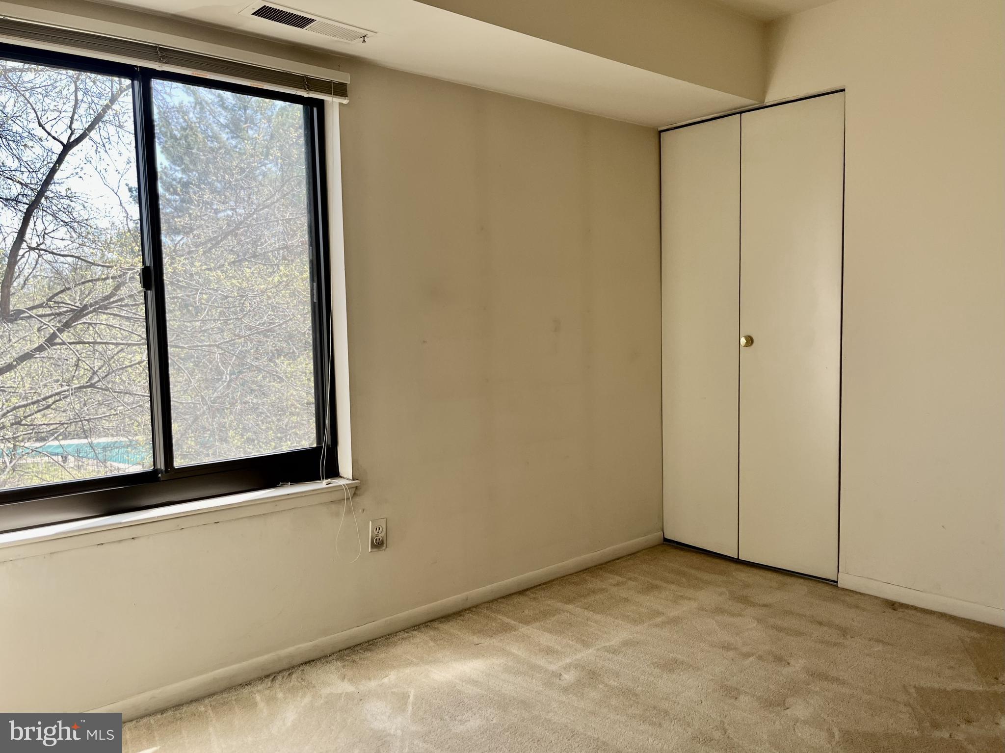 WOODLAKE TOWERS - Residential