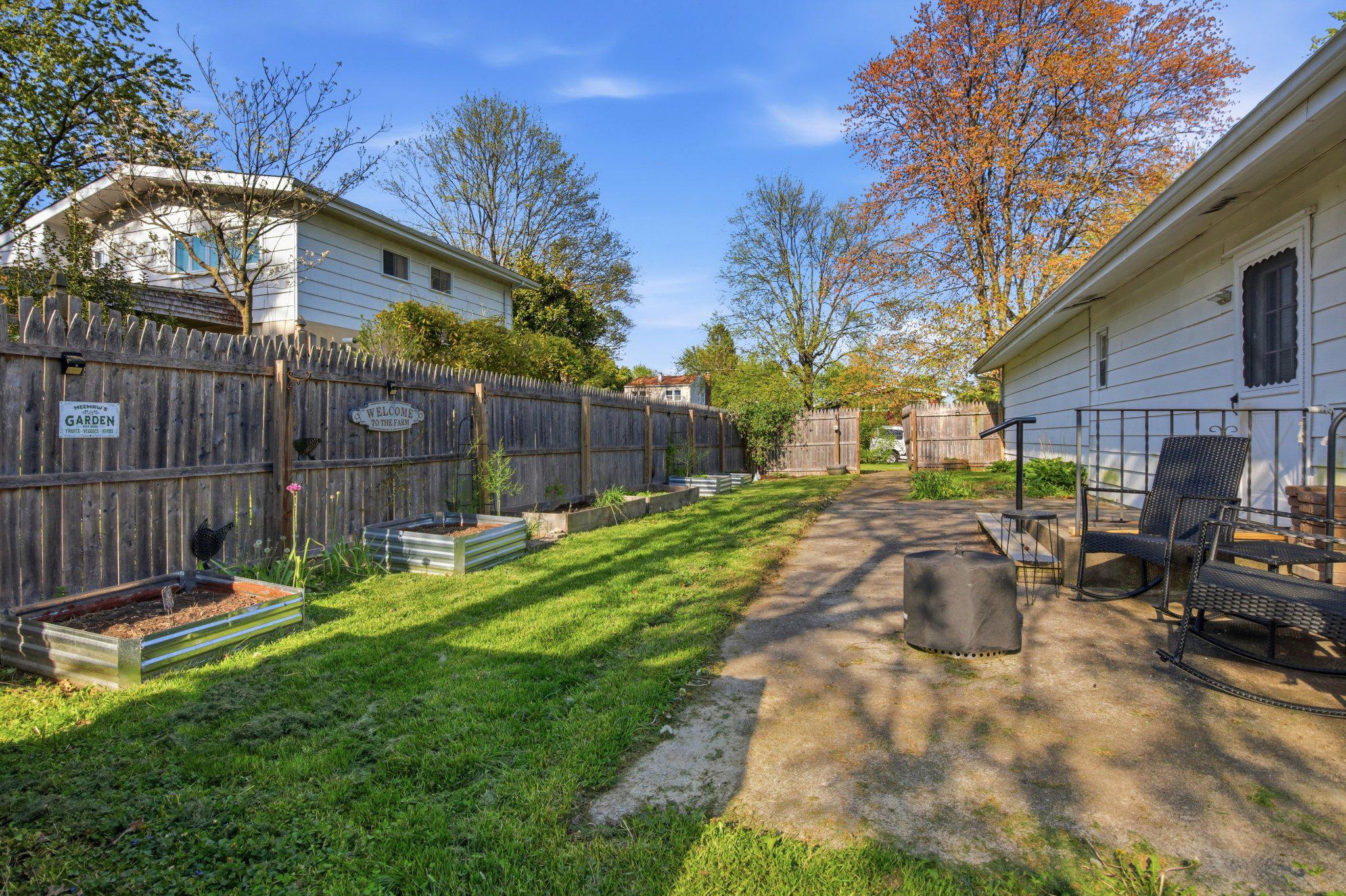 PLYMOUTH HILLS - Residential