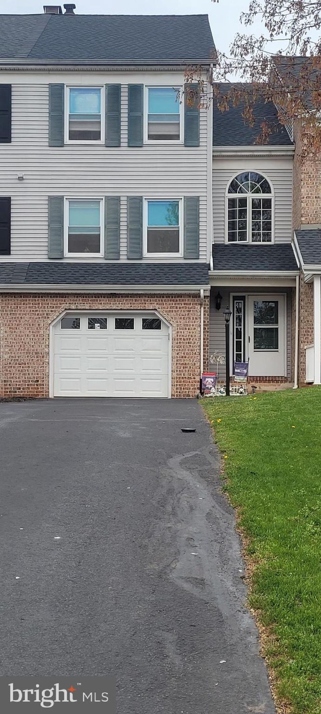 Photo of 8 HERON DR, DENVER, PA 17517 (MLS # PALA2035900)