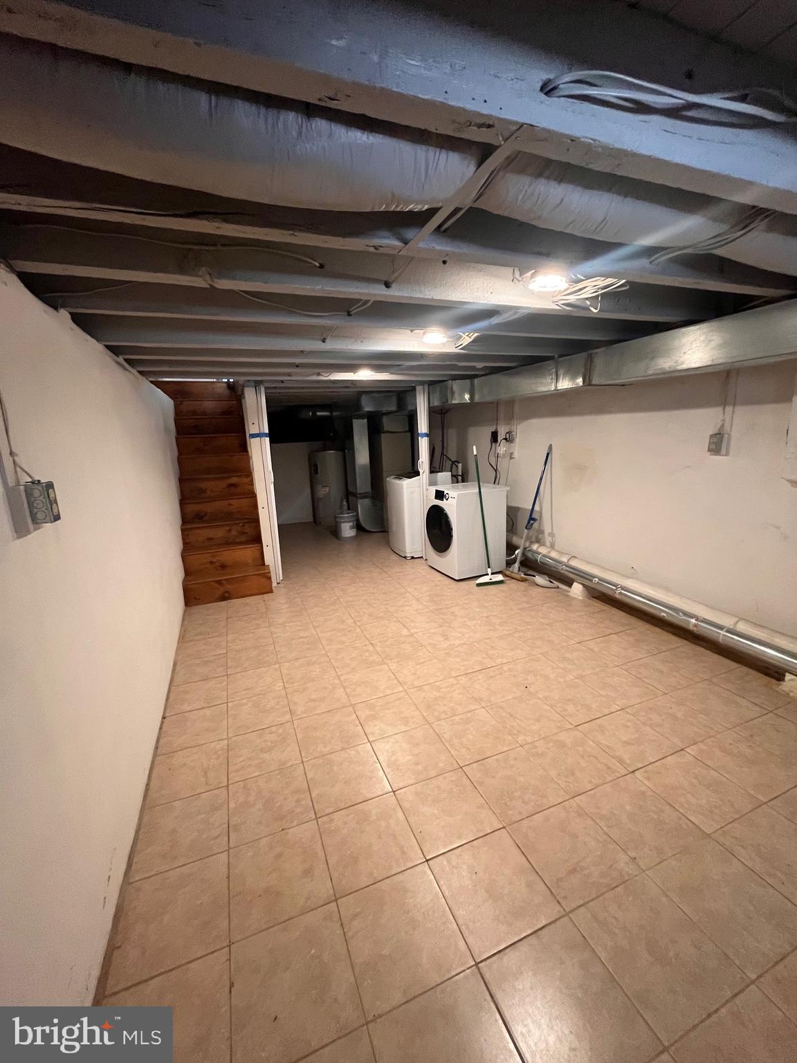 NORRIS SQUARE - Residential Lease