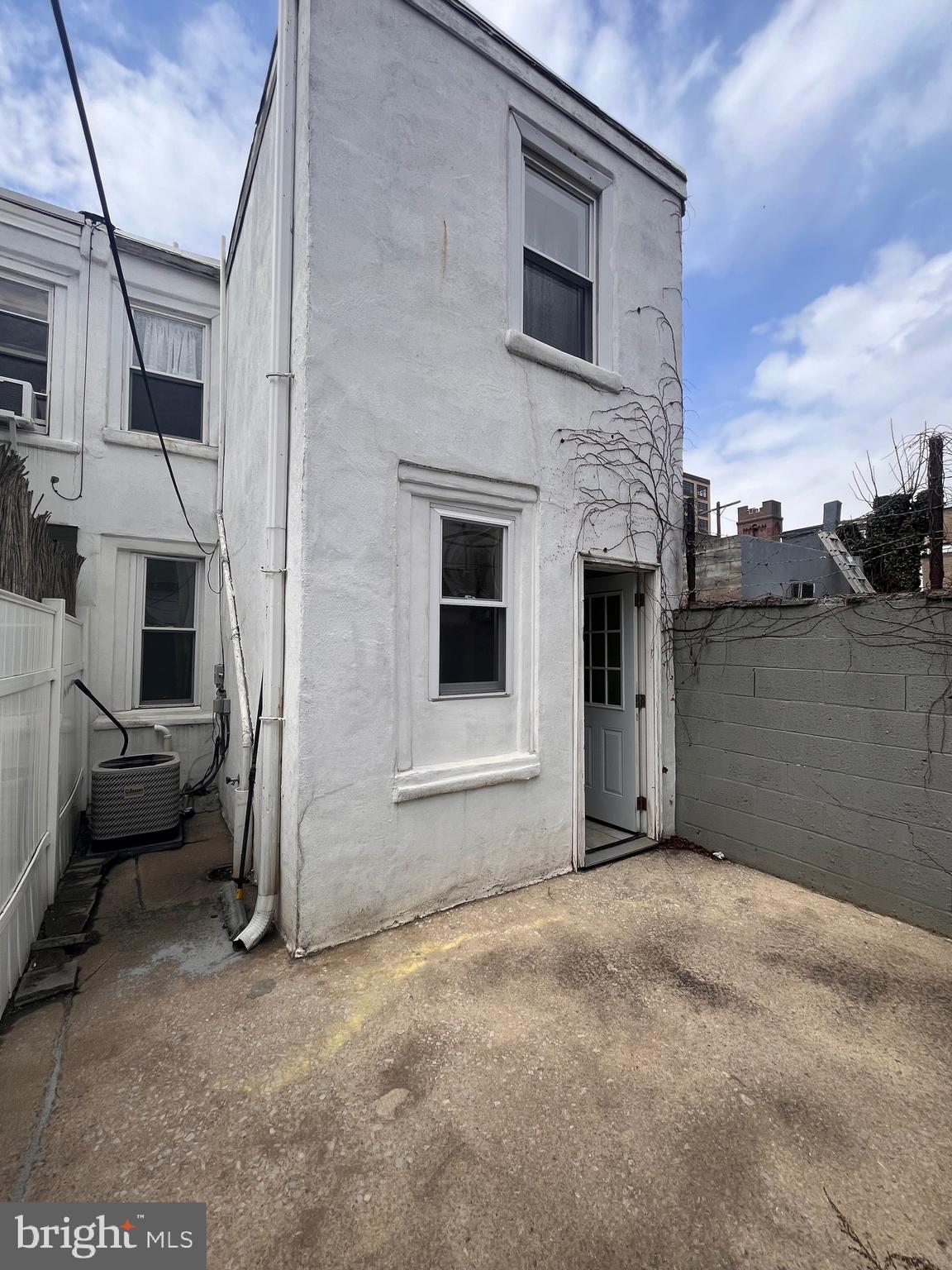 NORRIS SQUARE - Residential Lease