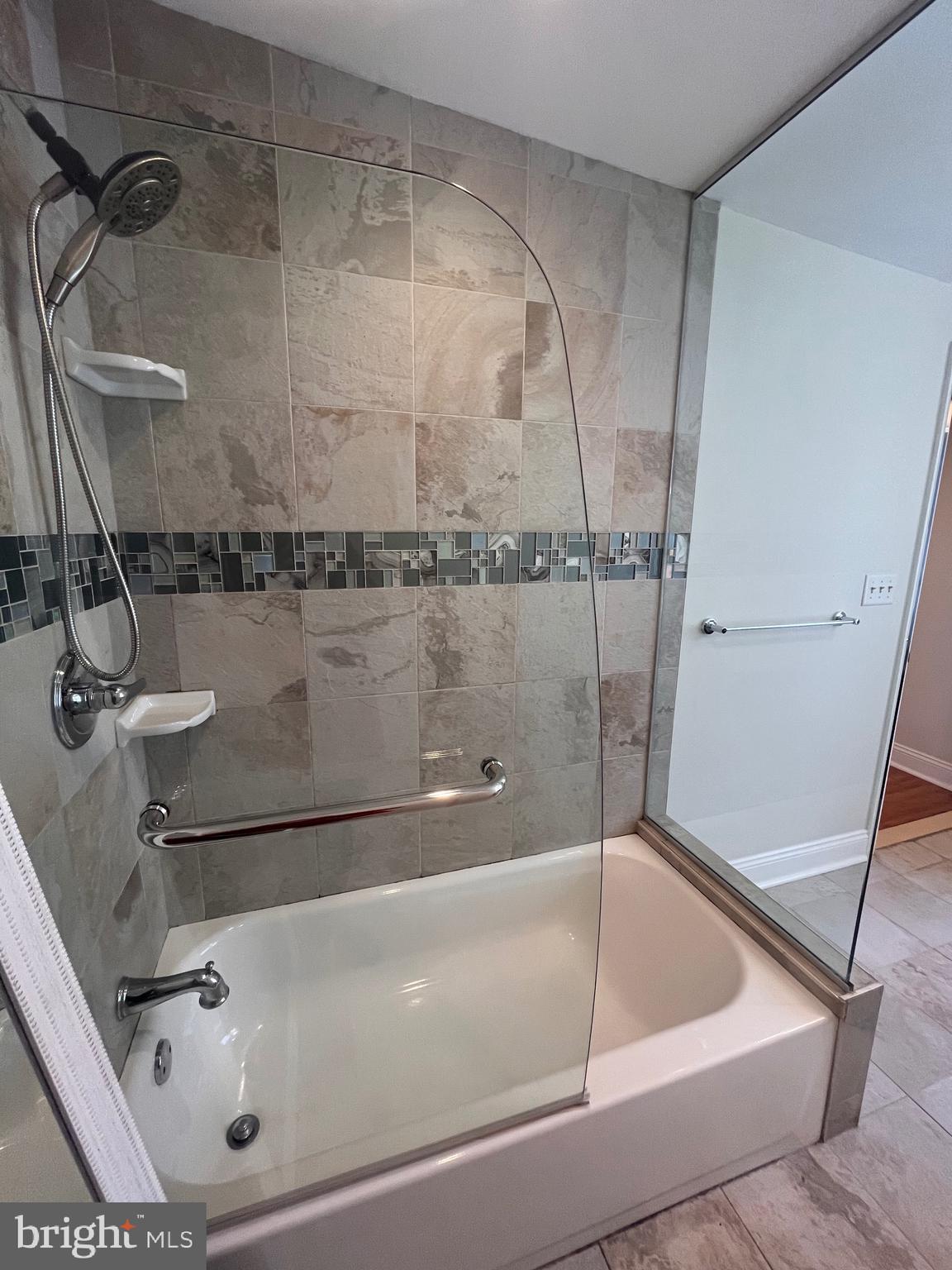 NORRIS SQUARE - Residential Lease