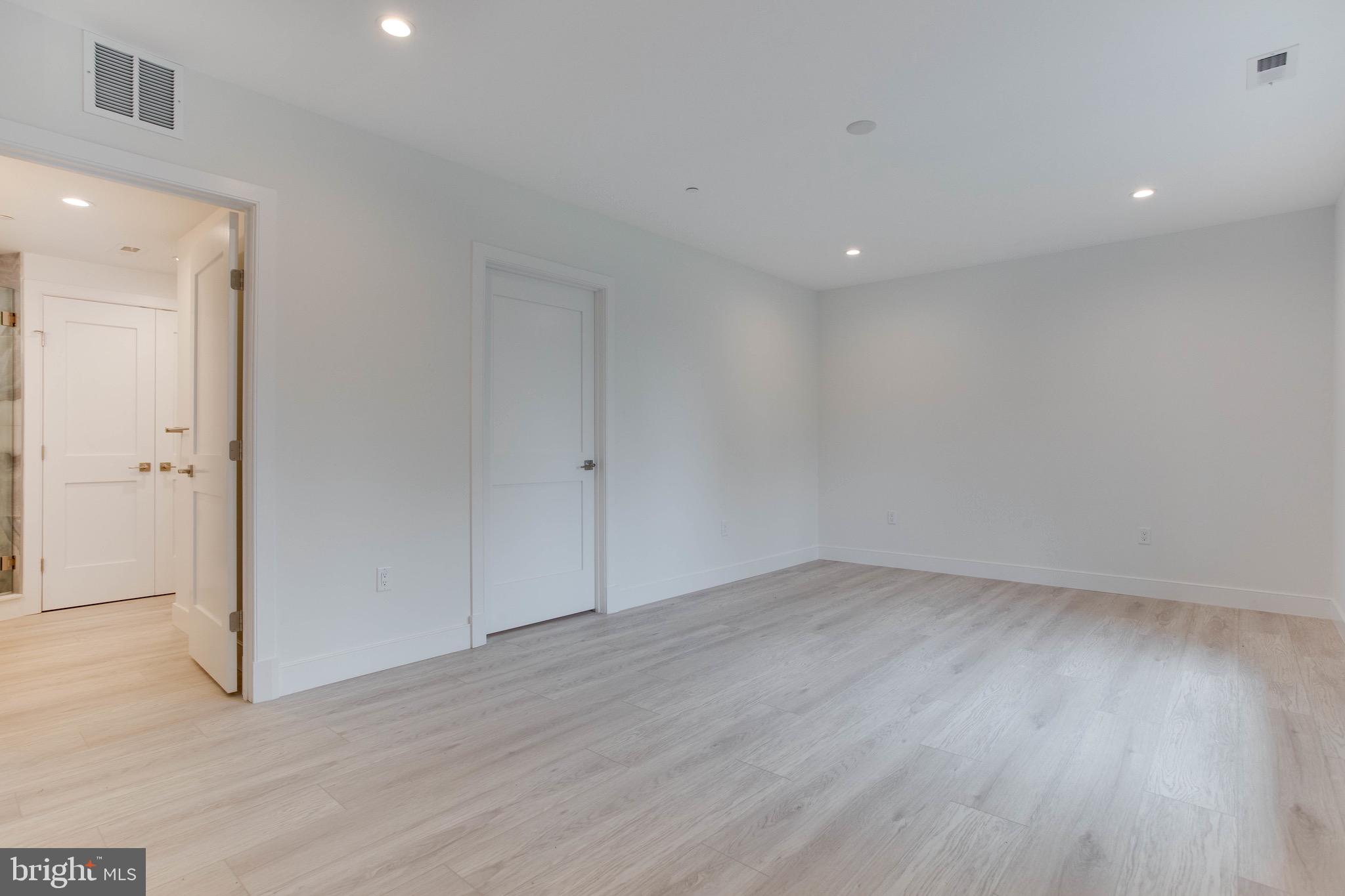 LOCH HAVEN - Residential