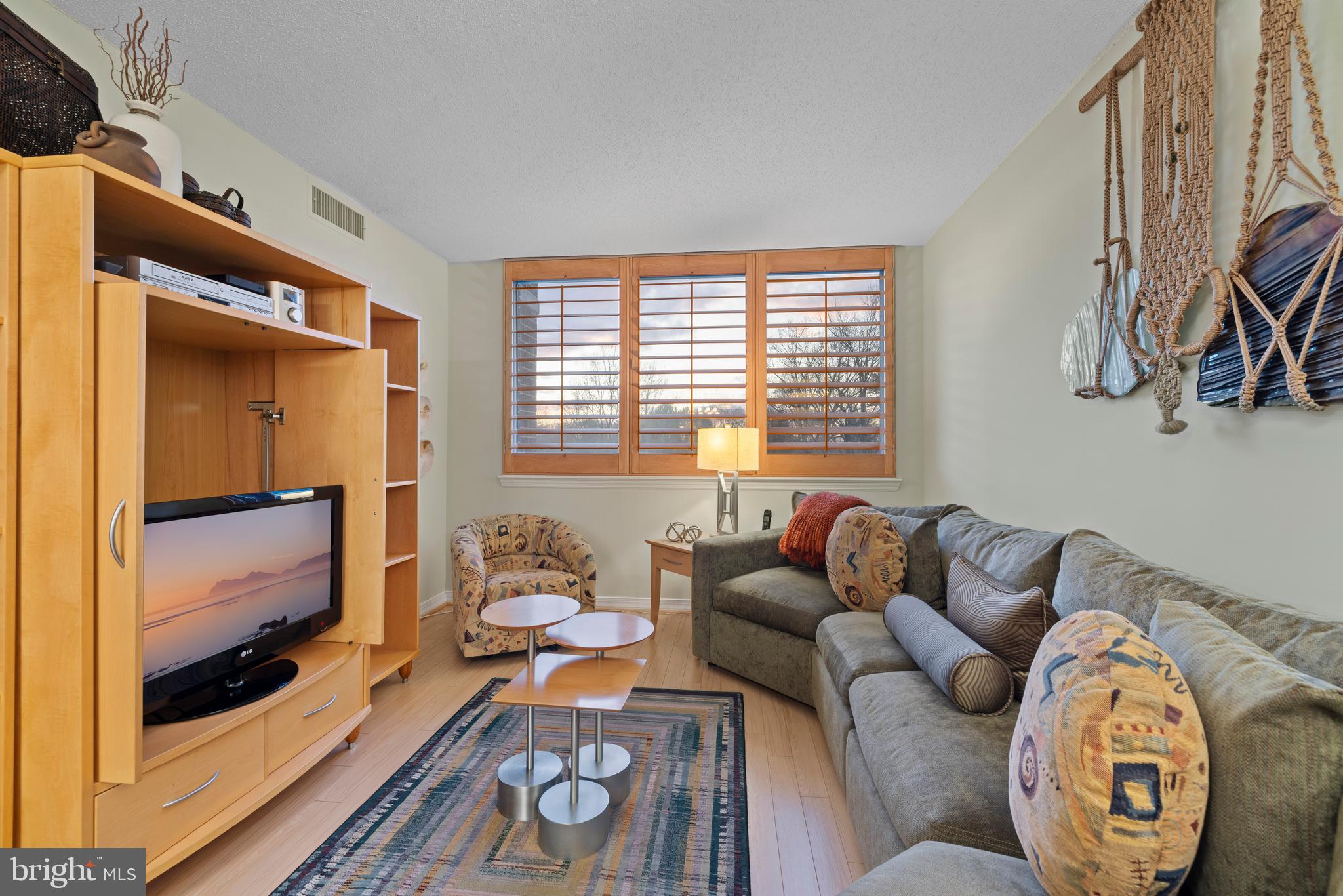 NORTH BETHESDA - Residential