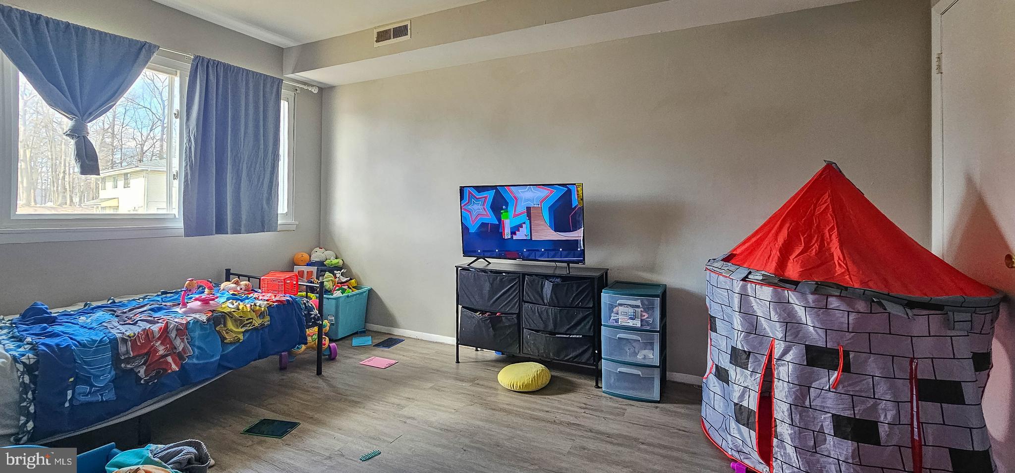 EDGEWATER VILLAGE - Residential